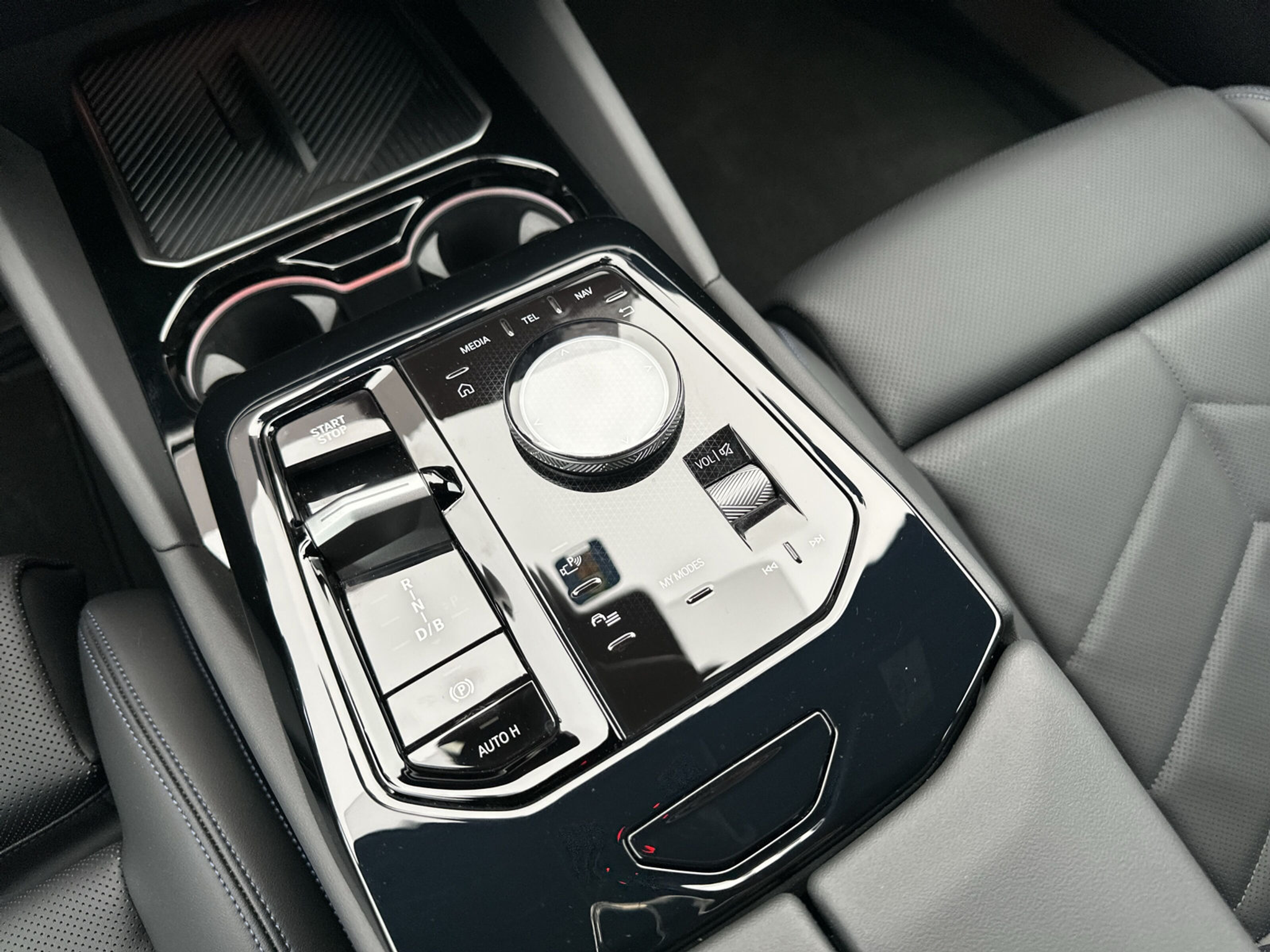 listing desktop thumbnail image 11