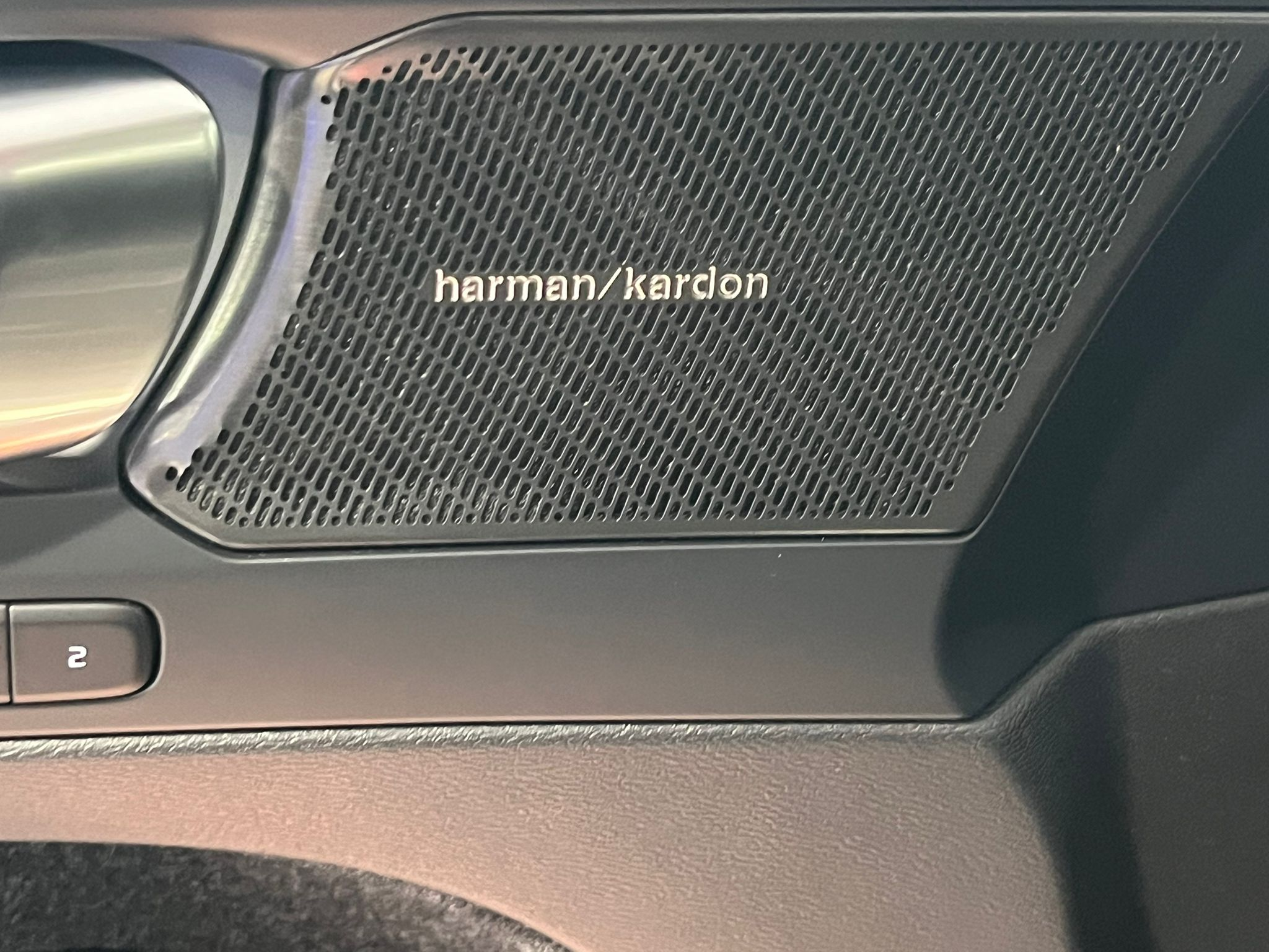 listing desktop thumbnail image 14