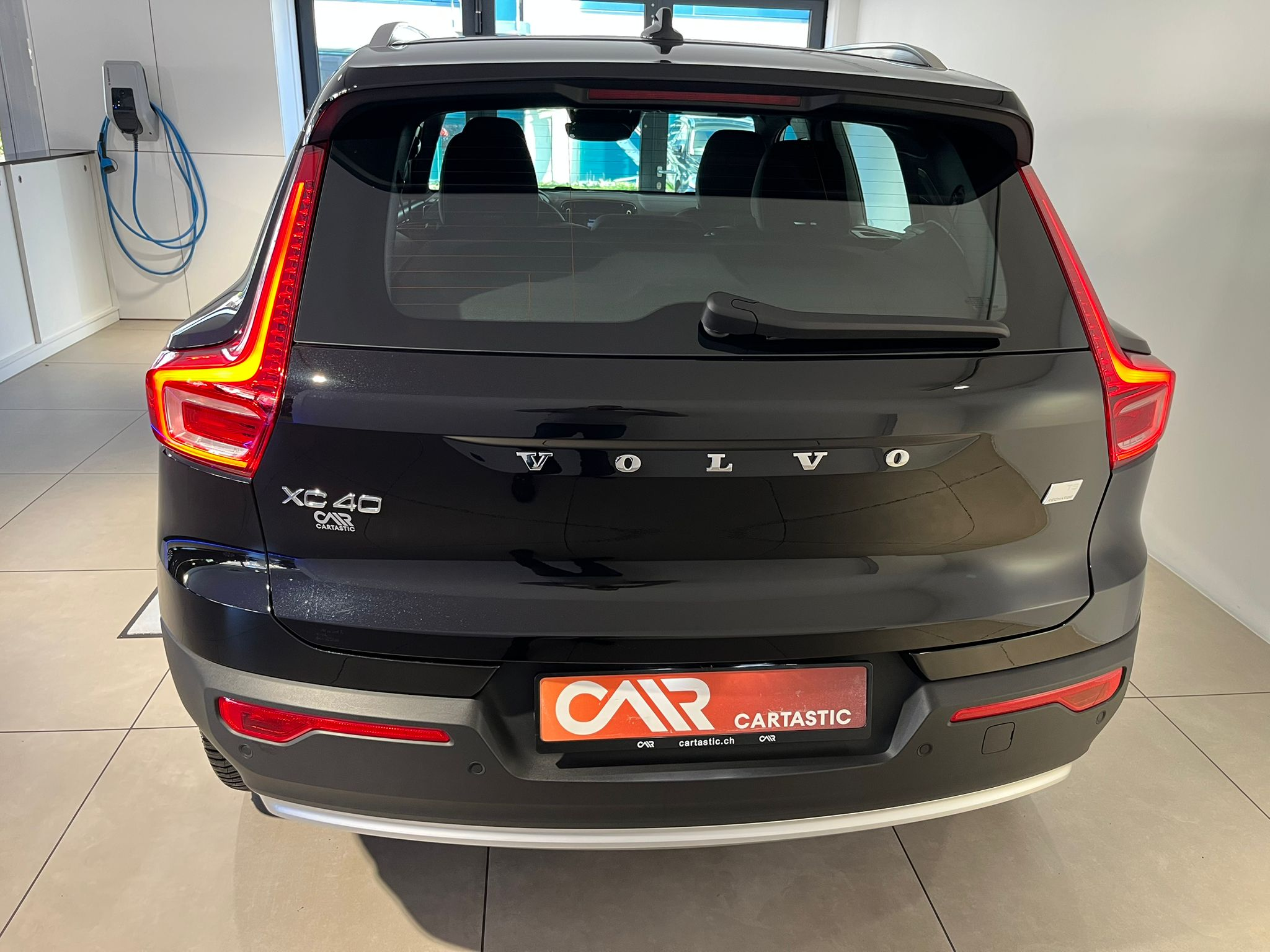 listing desktop thumbnail image 3