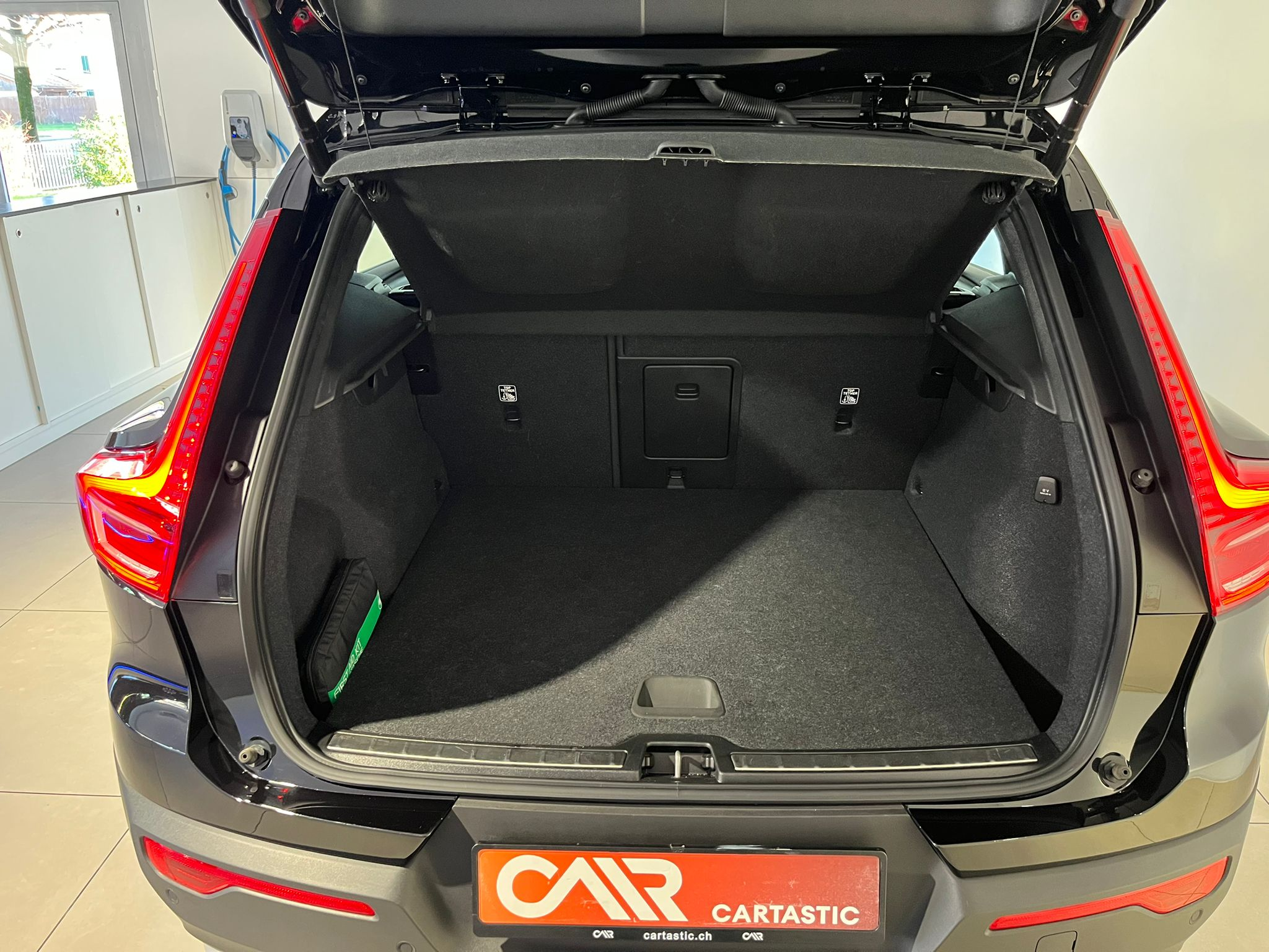 listing desktop thumbnail image 4