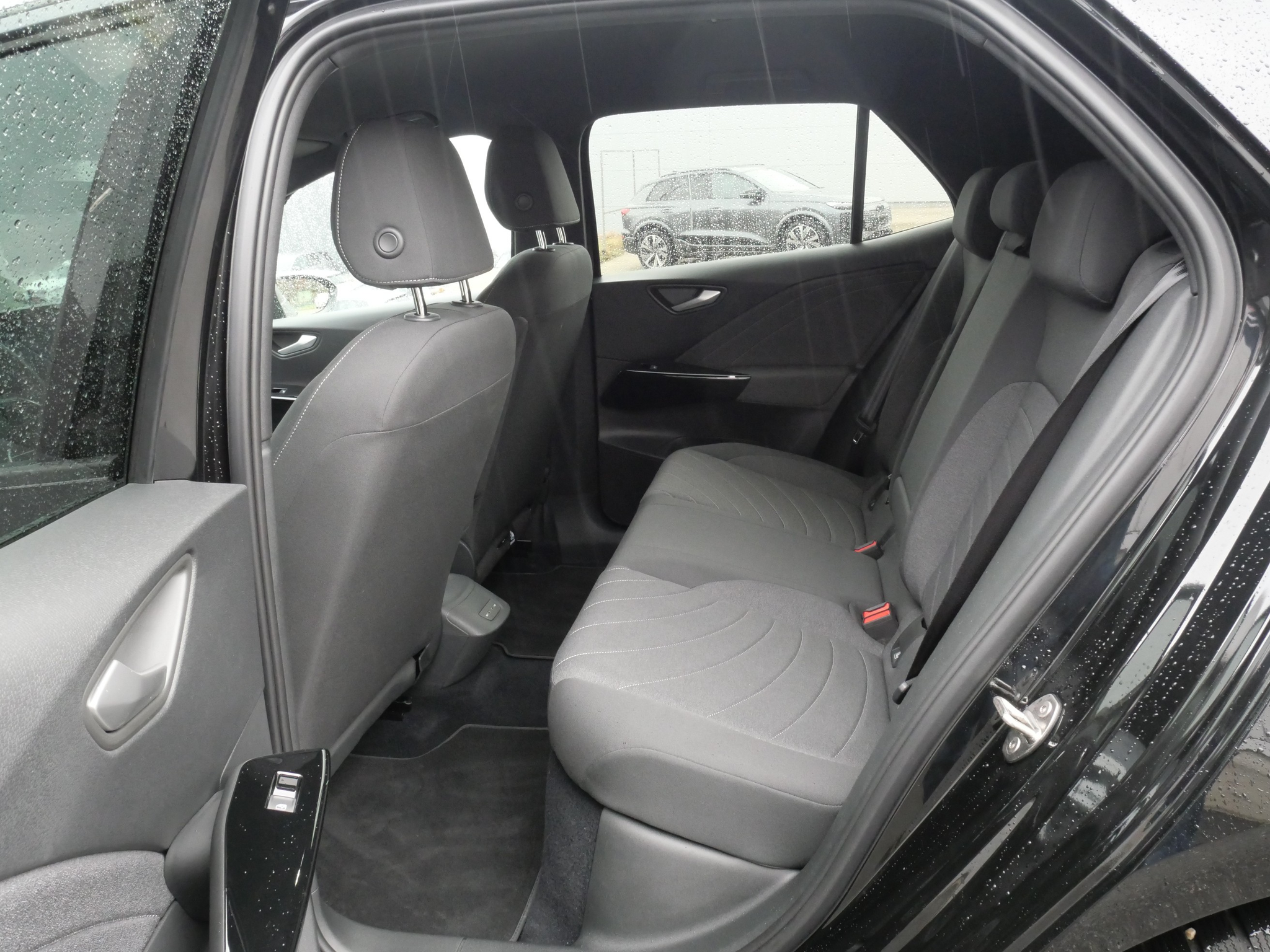 listing desktop thumbnail image 6