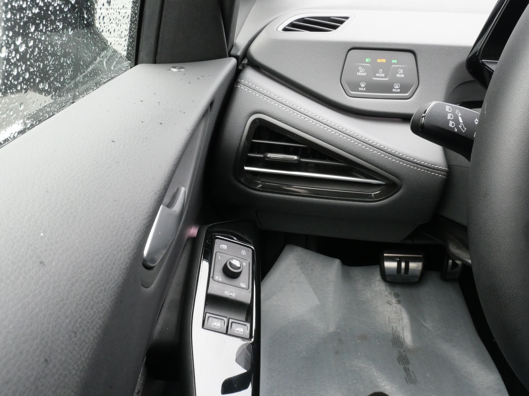 listing desktop thumbnail image 18