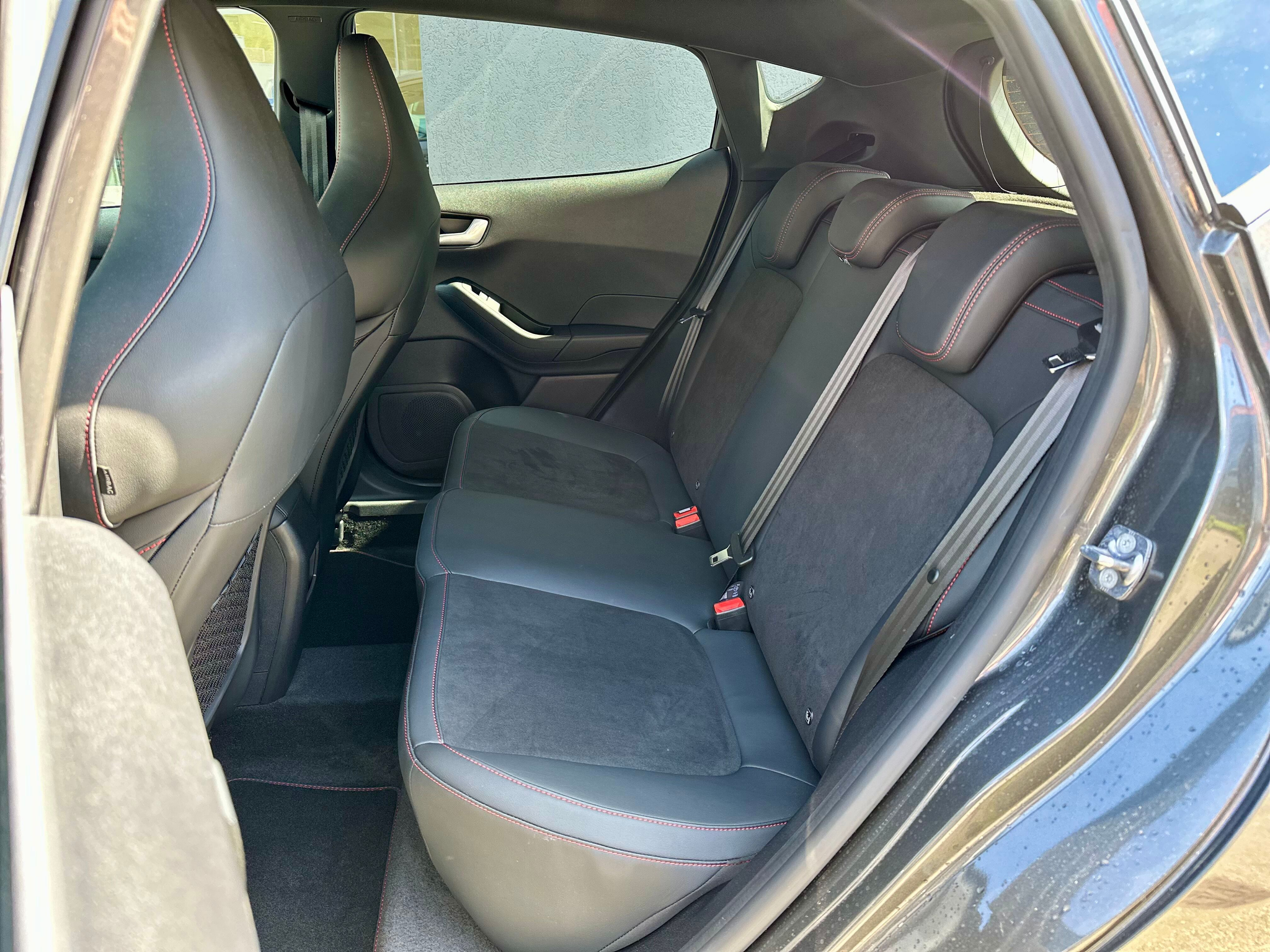 listing desktop thumbnail image 10