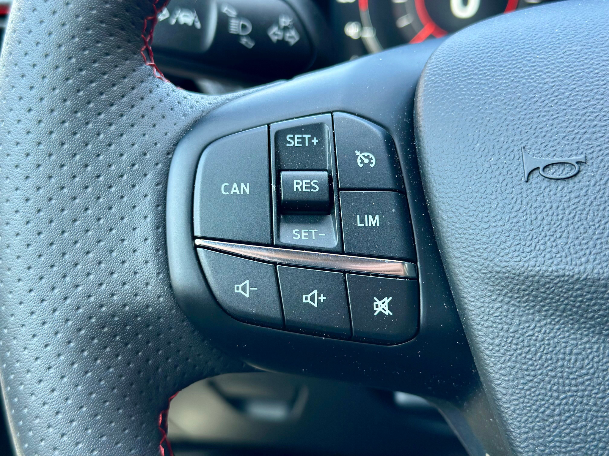 listing desktop thumbnail image 4