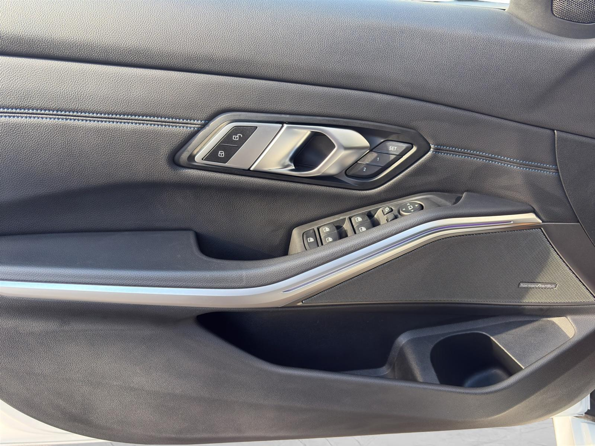 listing desktop thumbnail image 15