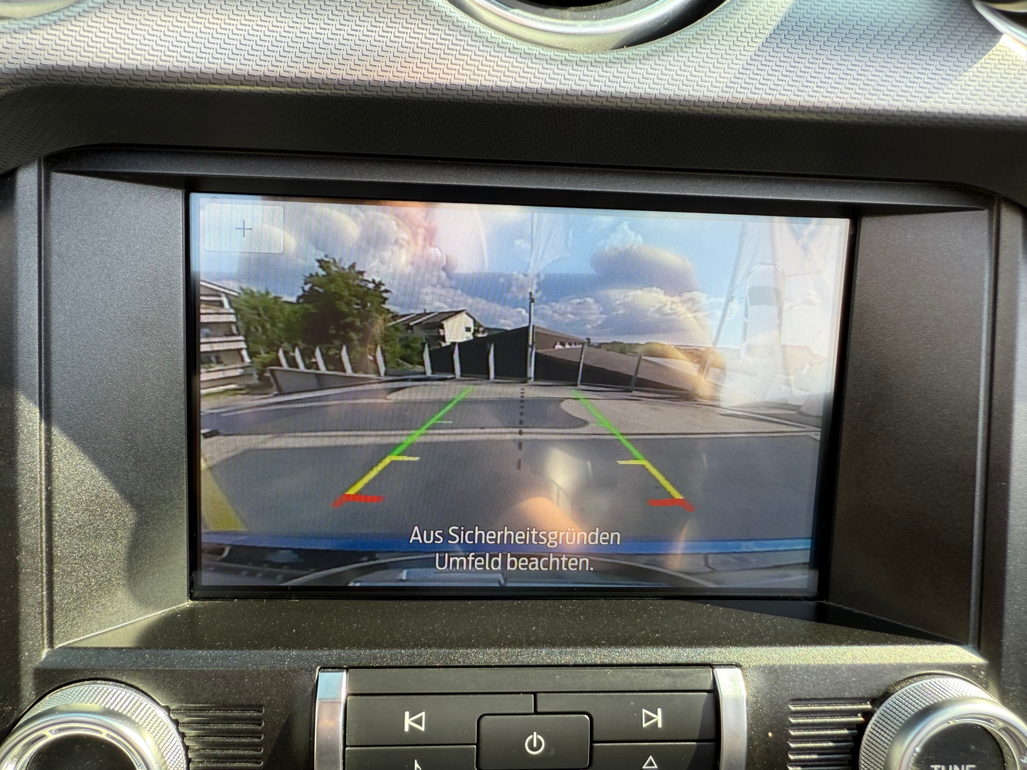 listing desktop thumbnail image 17