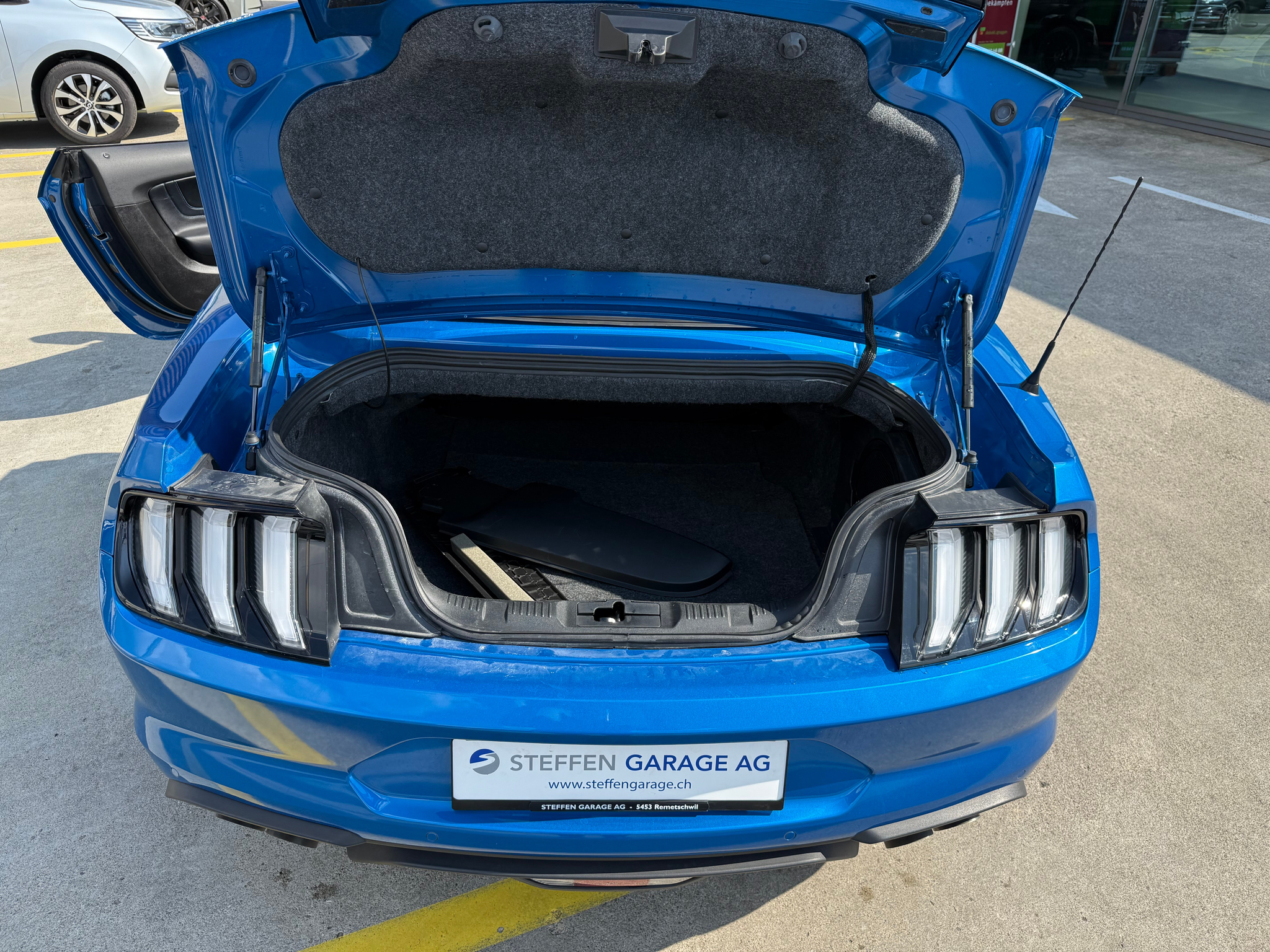 listing desktop thumbnail image 25