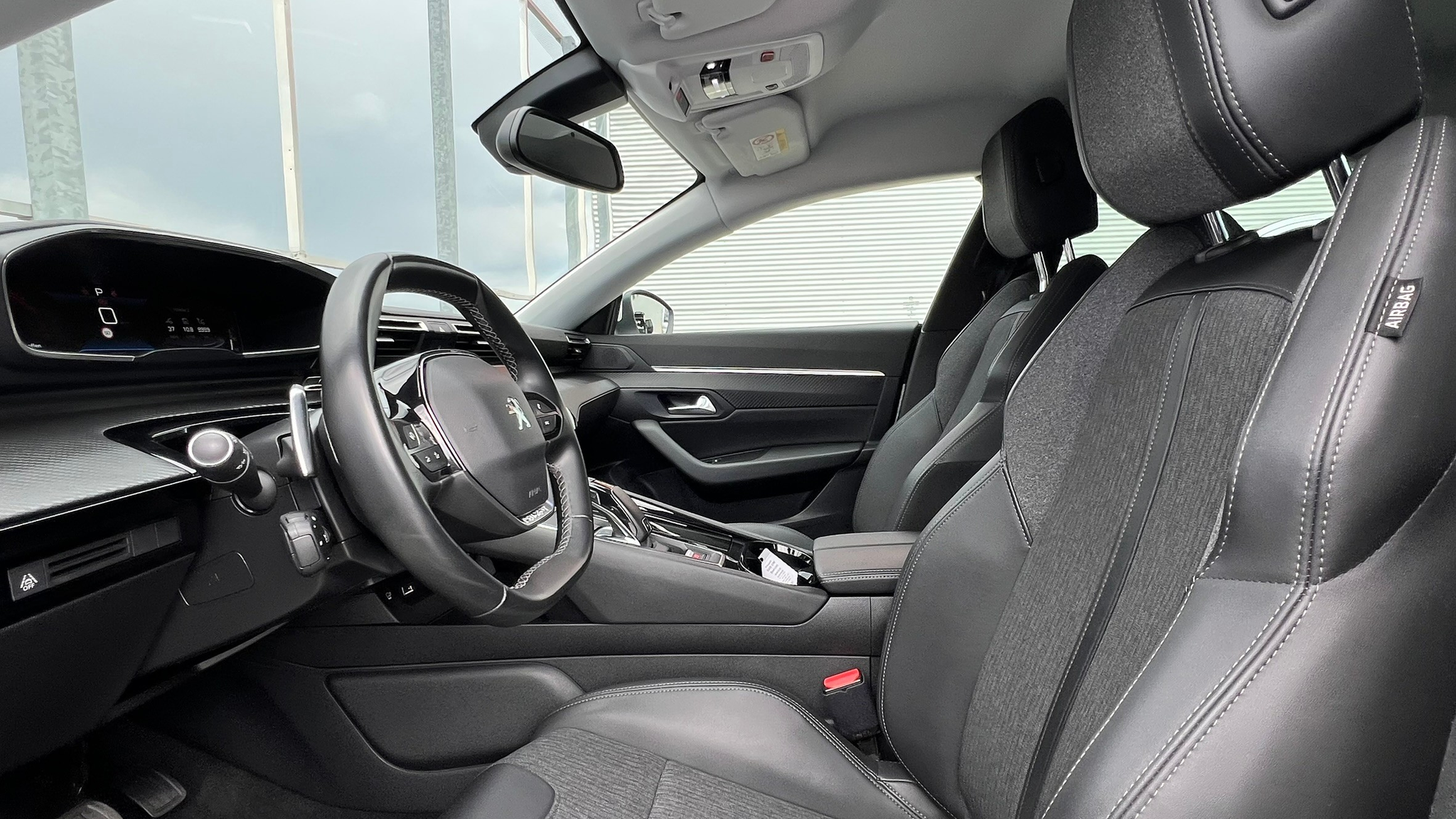 listing desktop thumbnail image 25