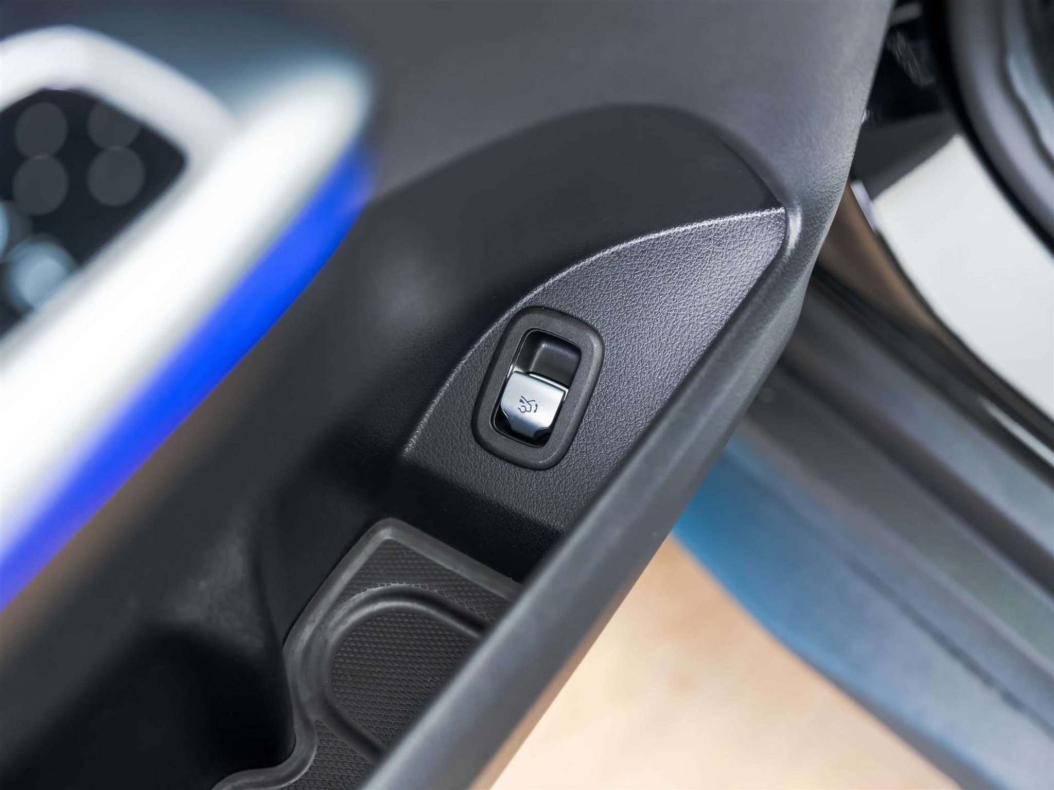 listing desktop thumbnail image 24