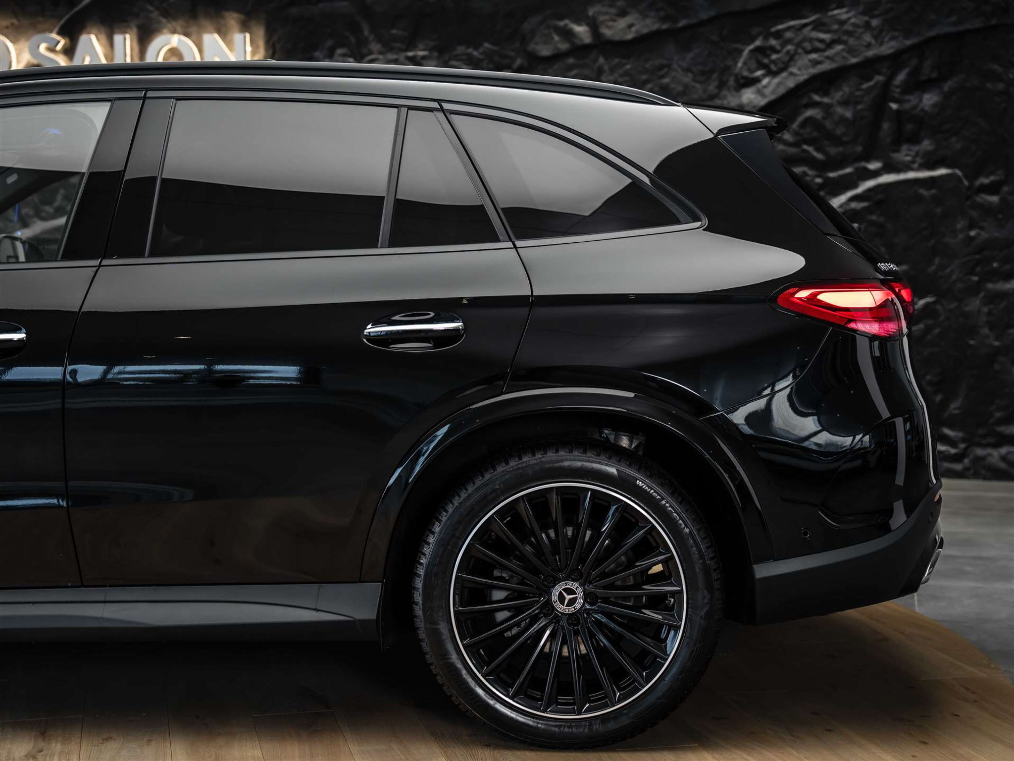 listing desktop thumbnail image 19