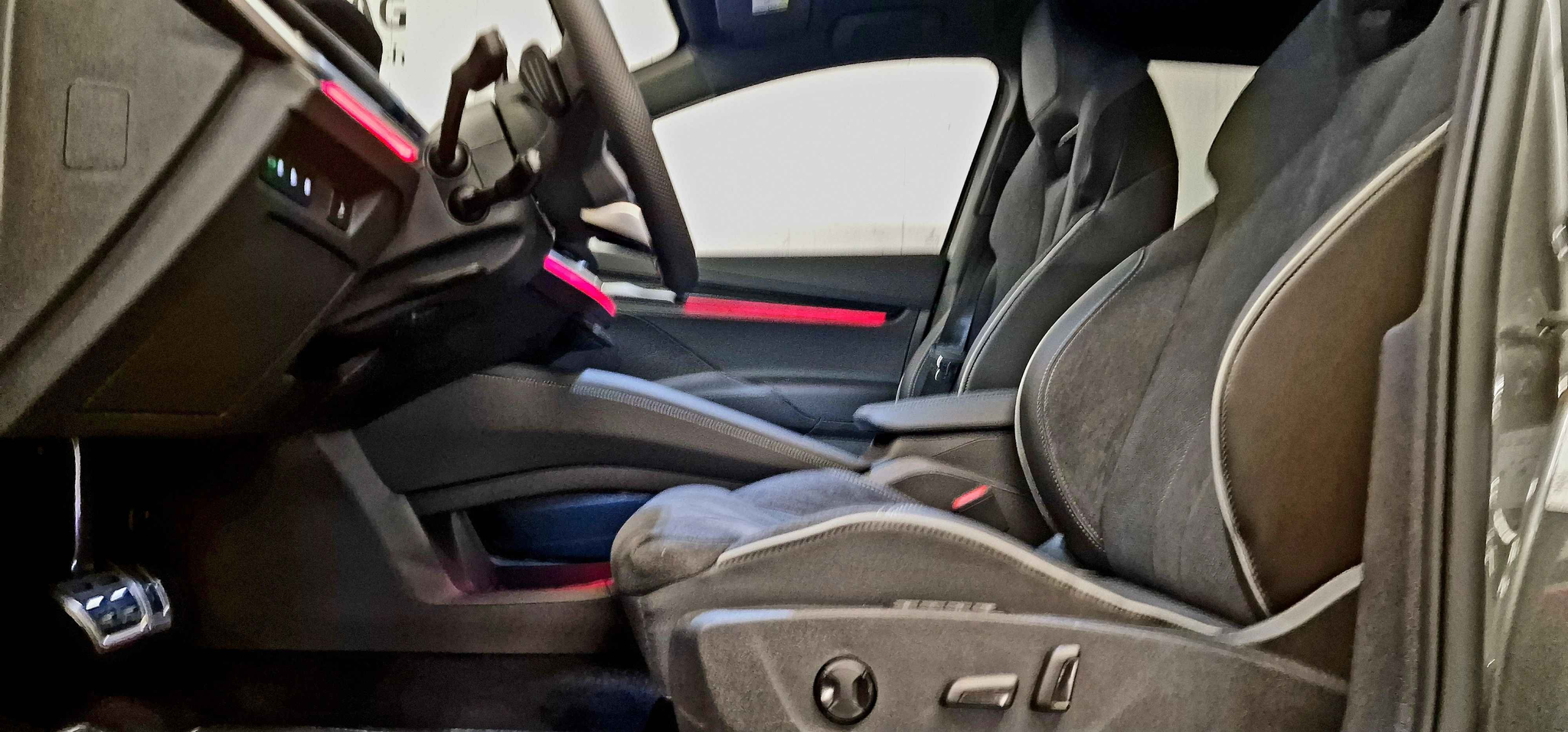 listing desktop thumbnail image 3