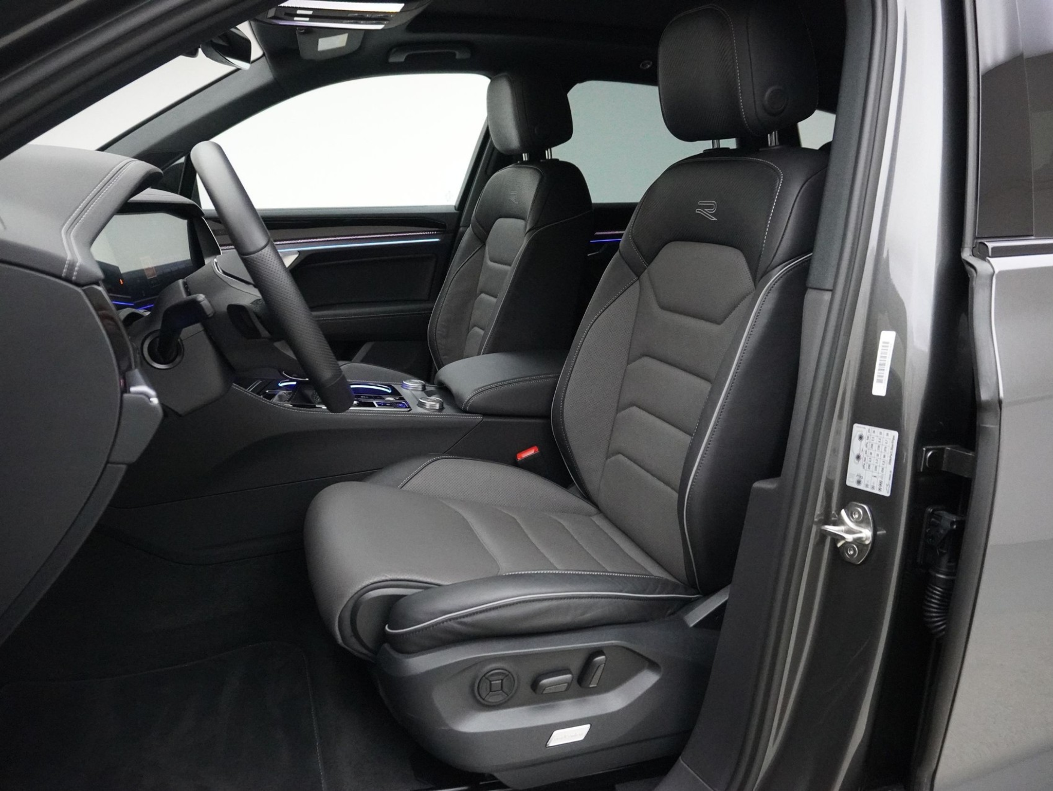 listing desktop thumbnail image 8