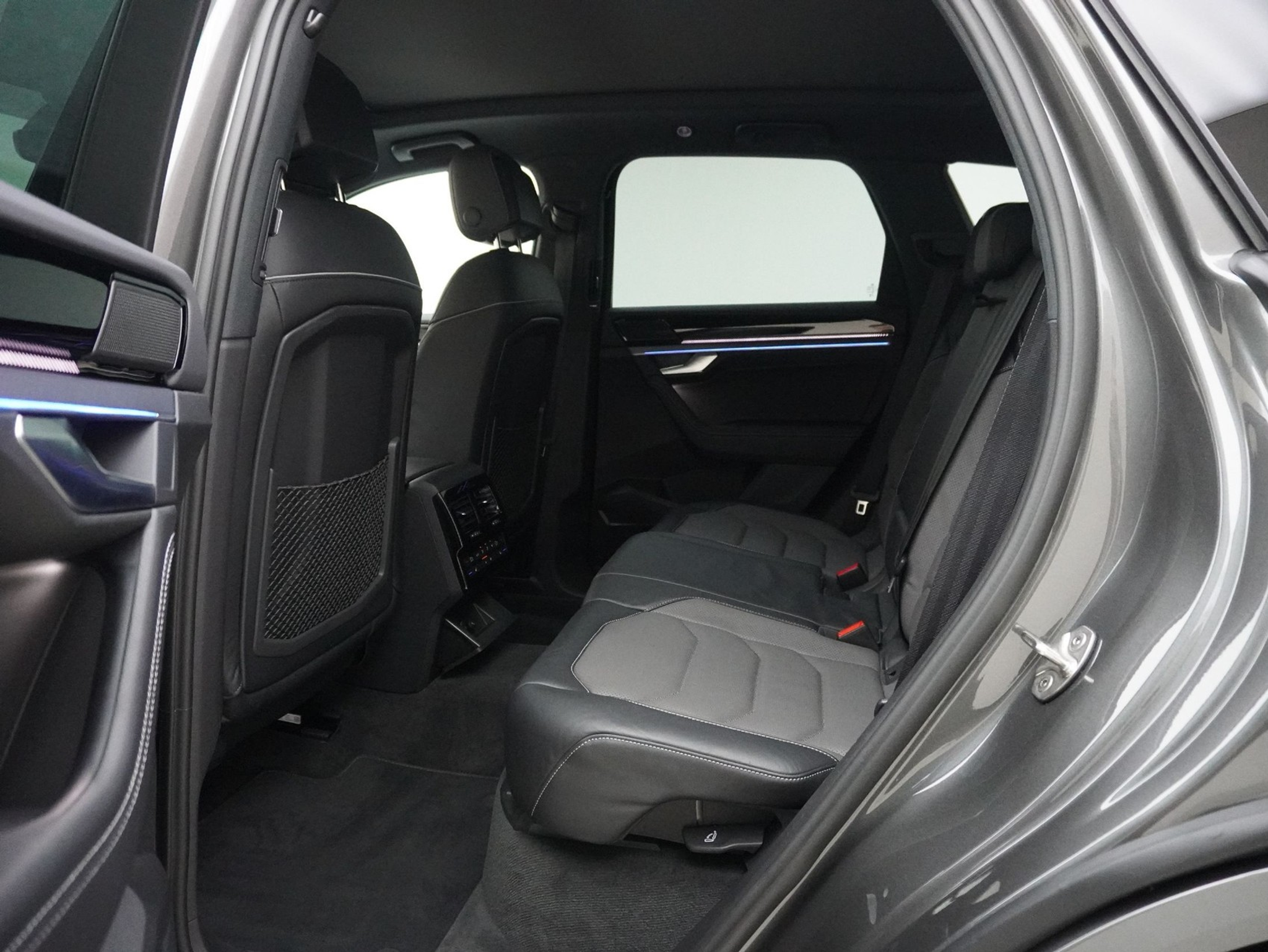 listing desktop thumbnail image 11