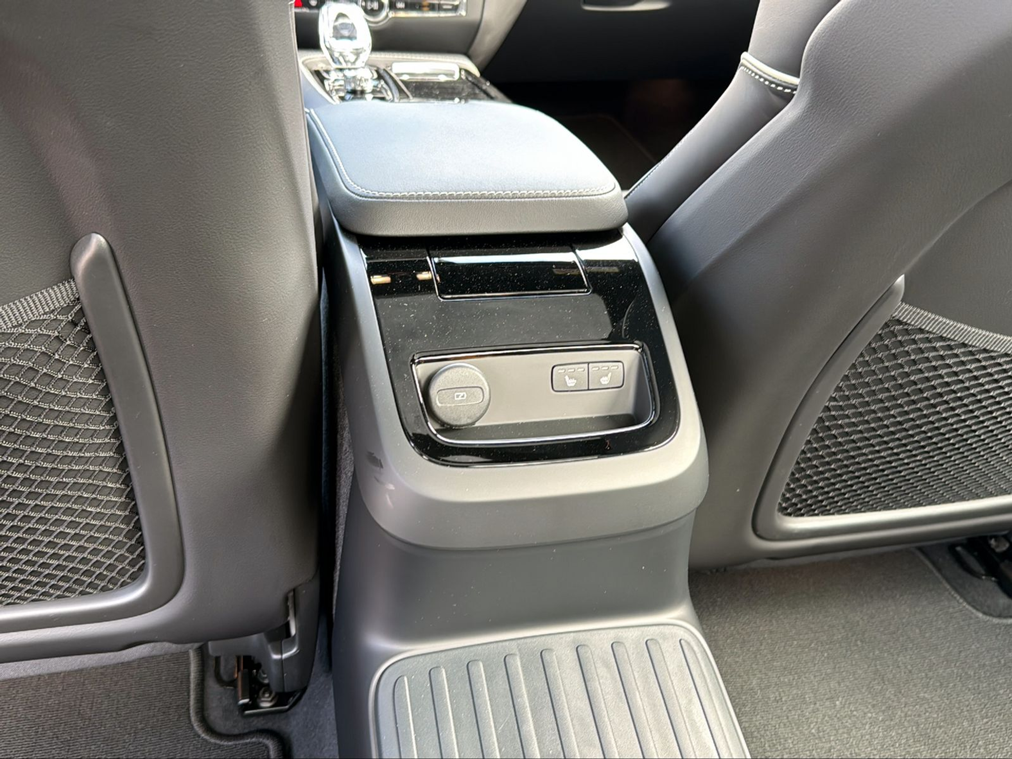 listing desktop thumbnail image 16