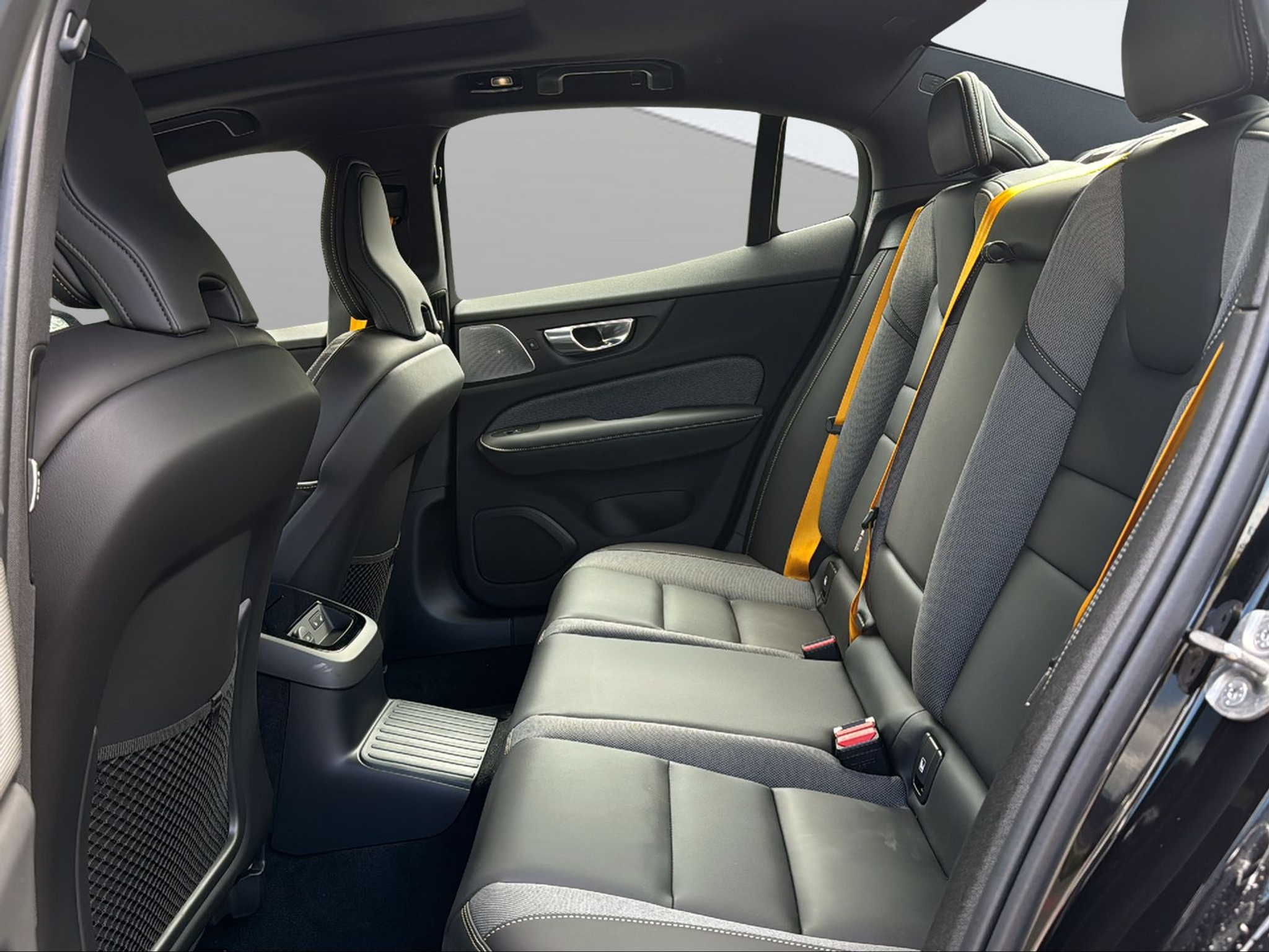 listing desktop thumbnail image 15