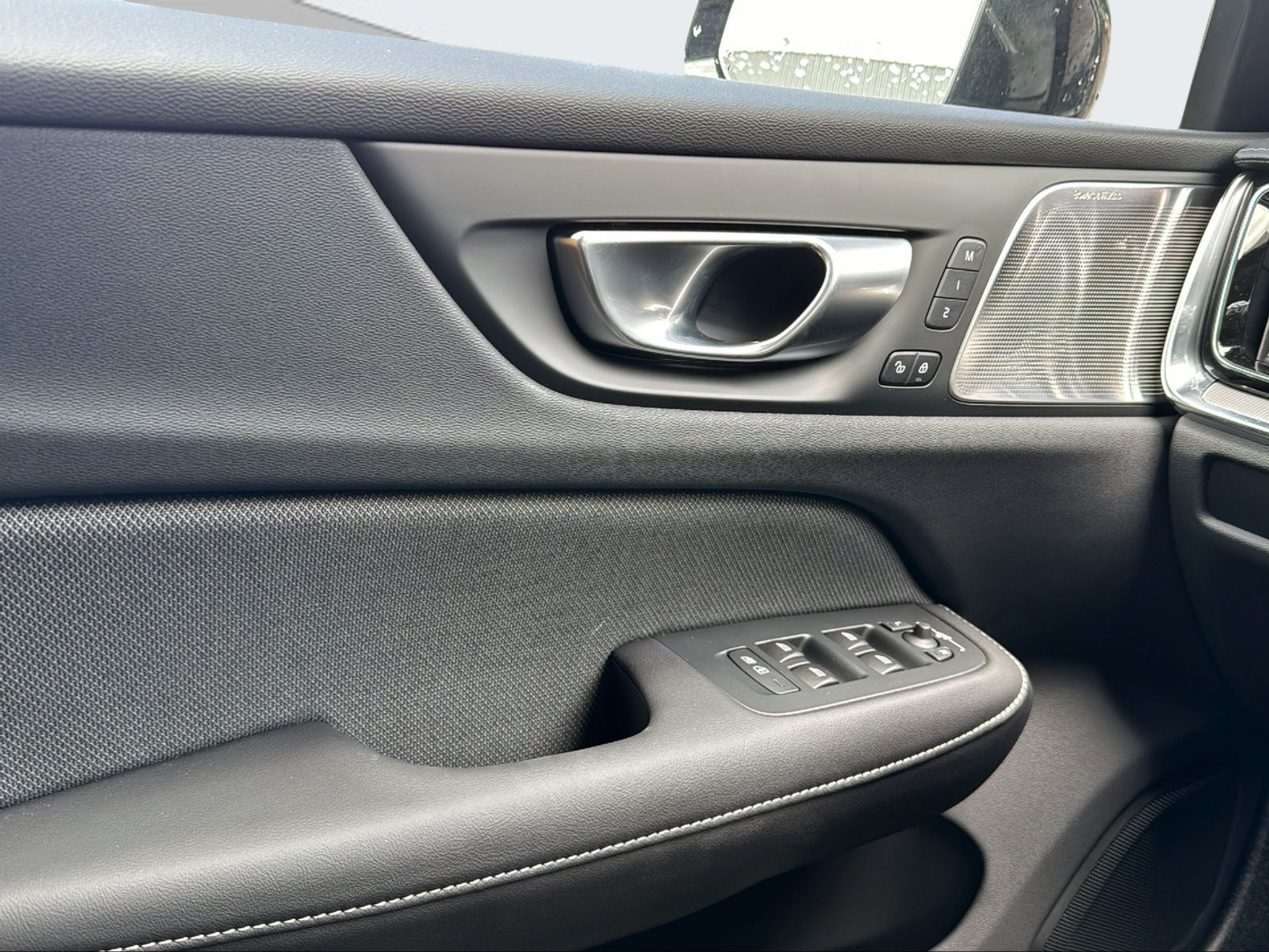 listing desktop thumbnail image 13