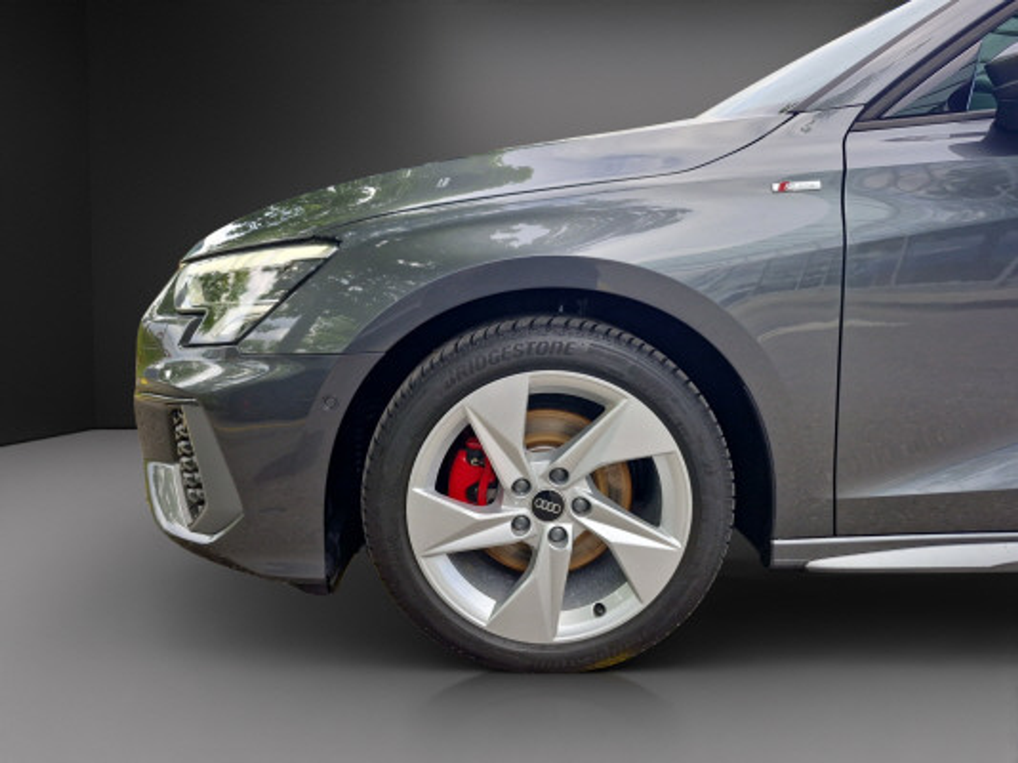 listing desktop thumbnail image 5