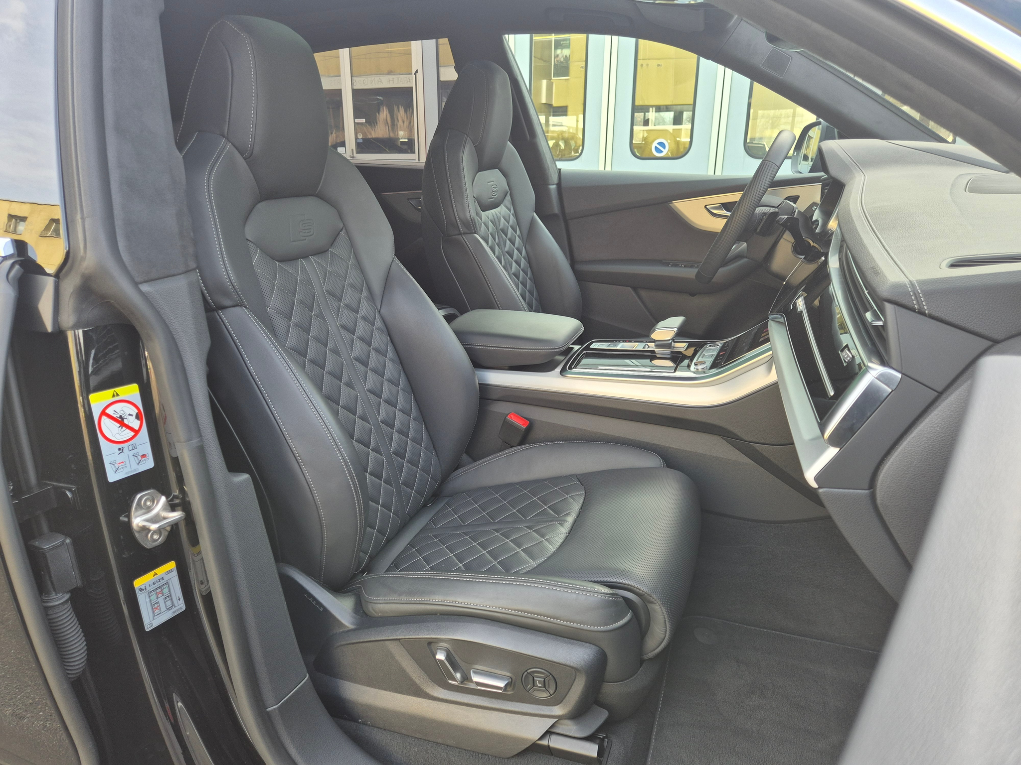 listing desktop thumbnail image 21