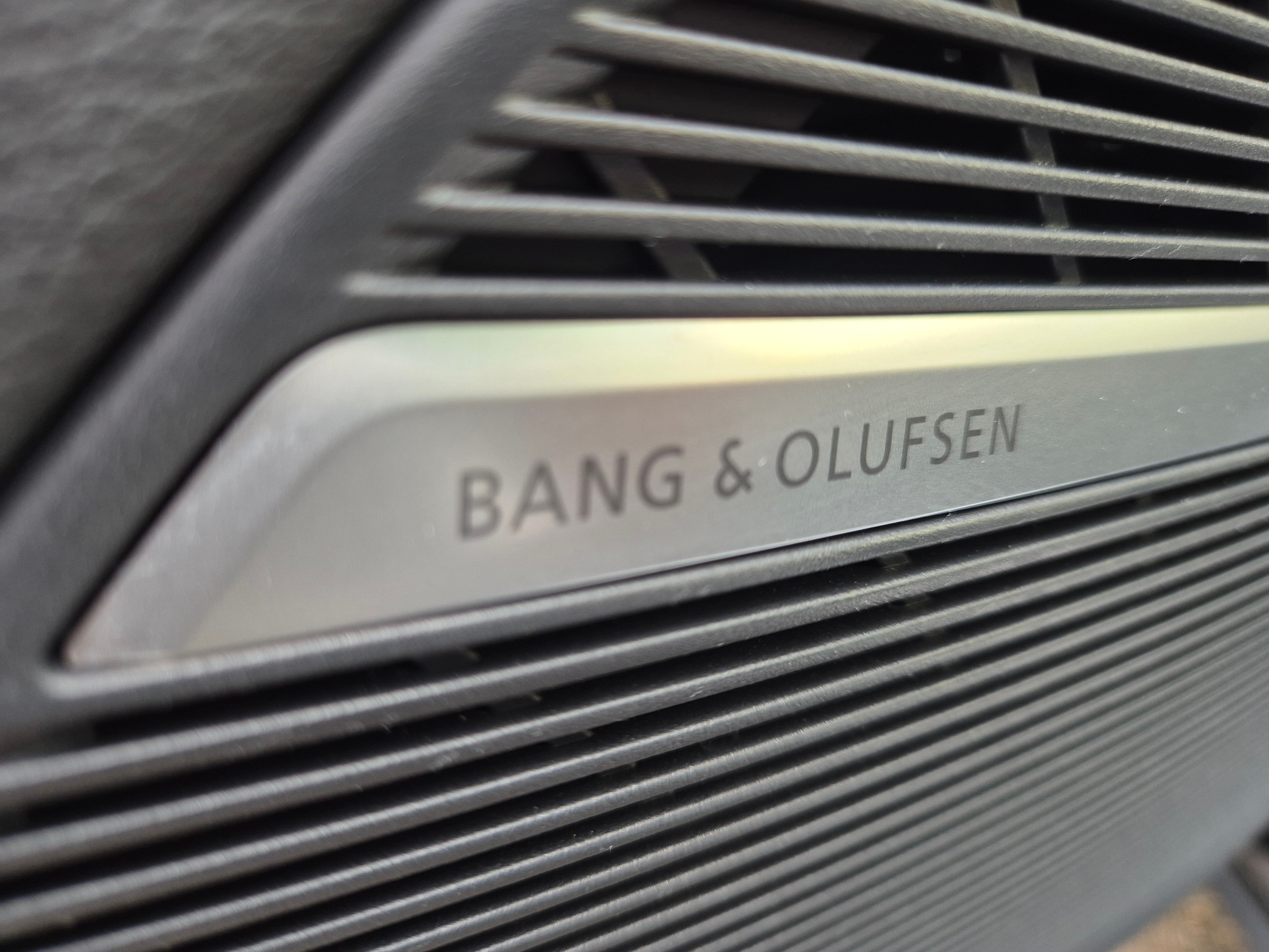 listing desktop thumbnail image 18