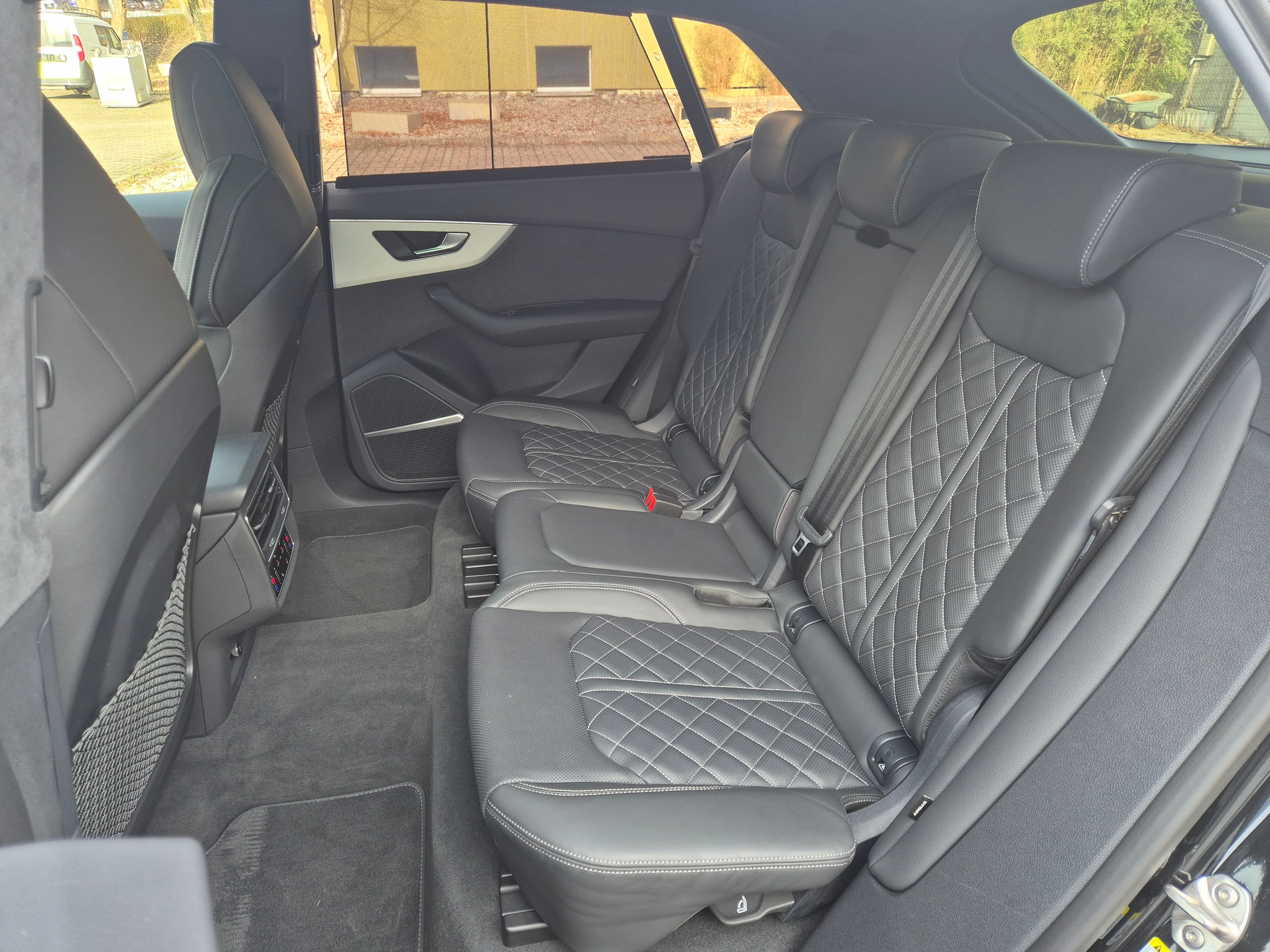 listing desktop thumbnail image 19