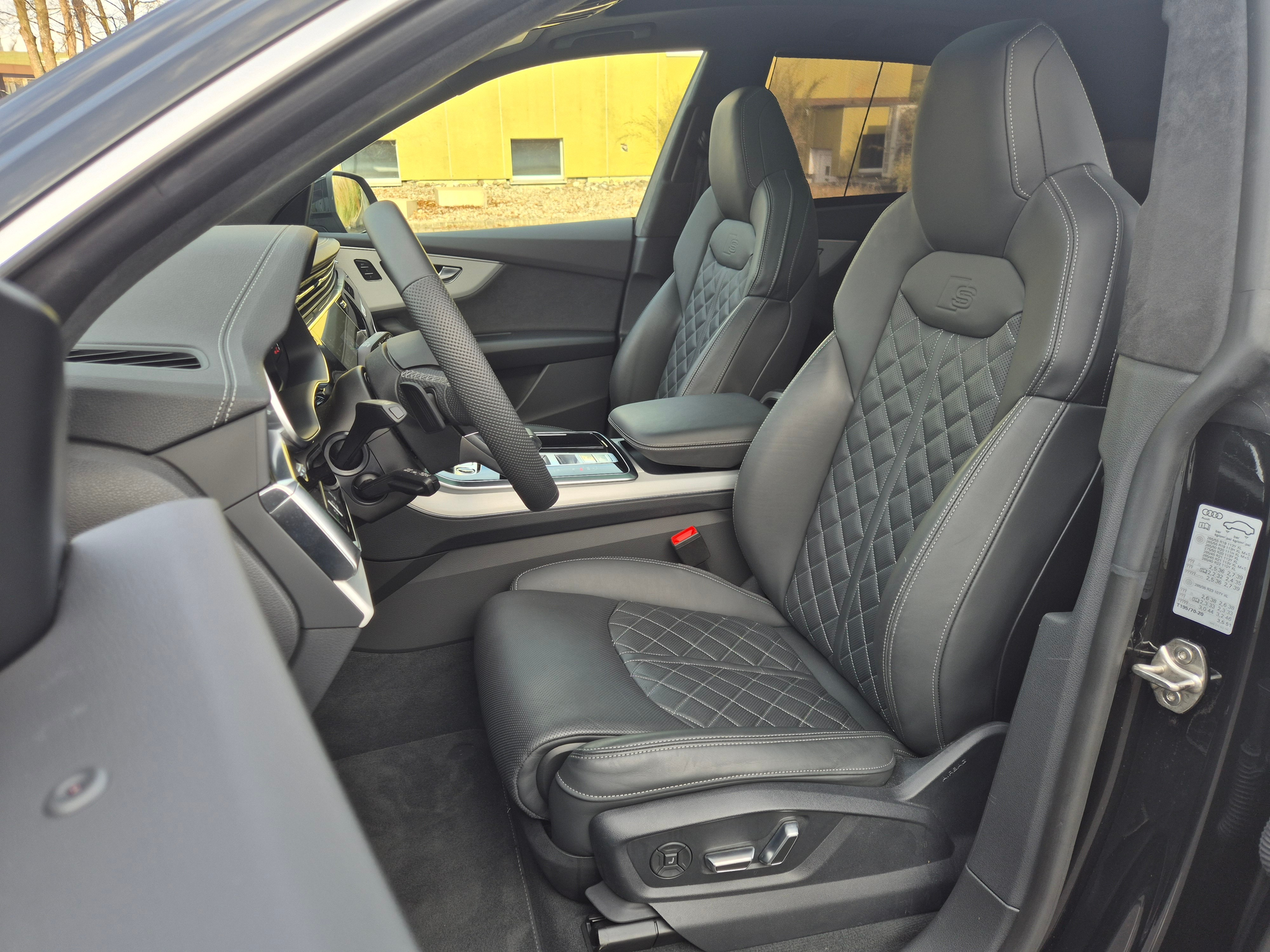 listing desktop thumbnail image 11