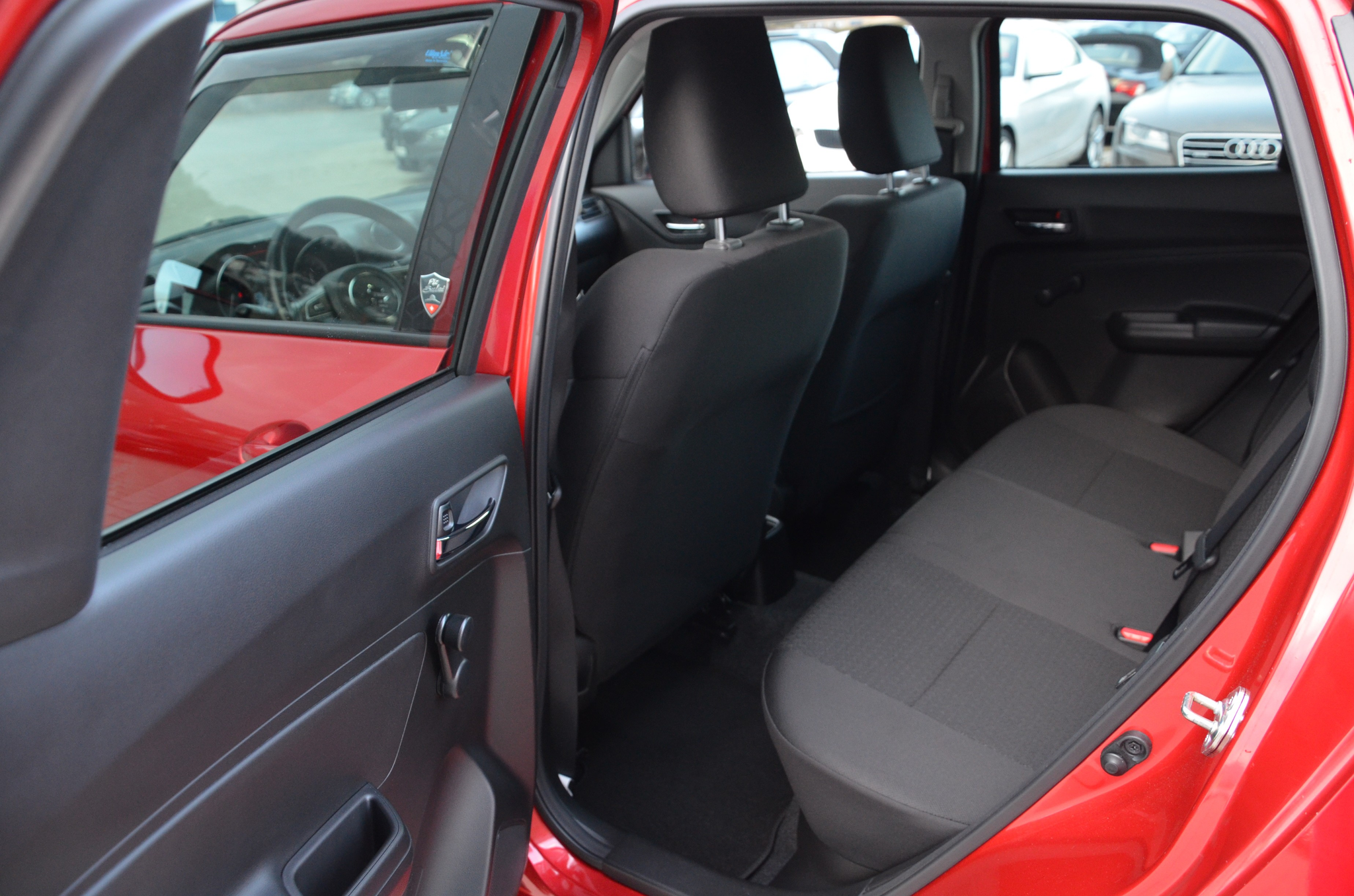 listing desktop thumbnail image 14