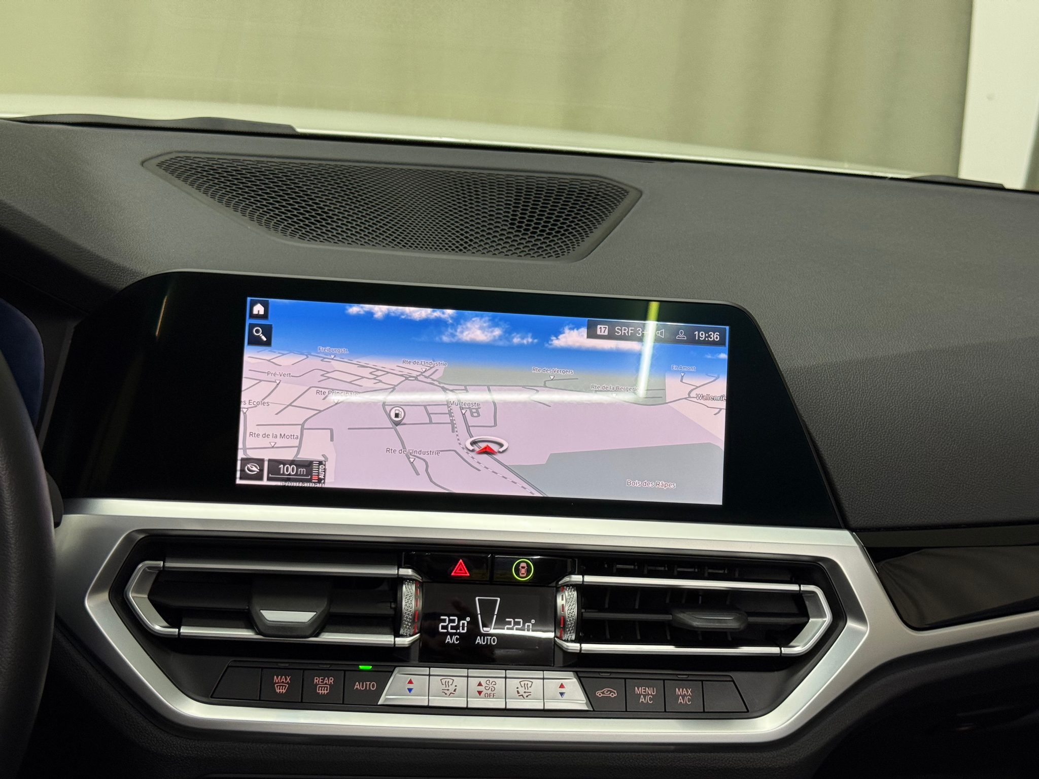 listing desktop thumbnail image 11