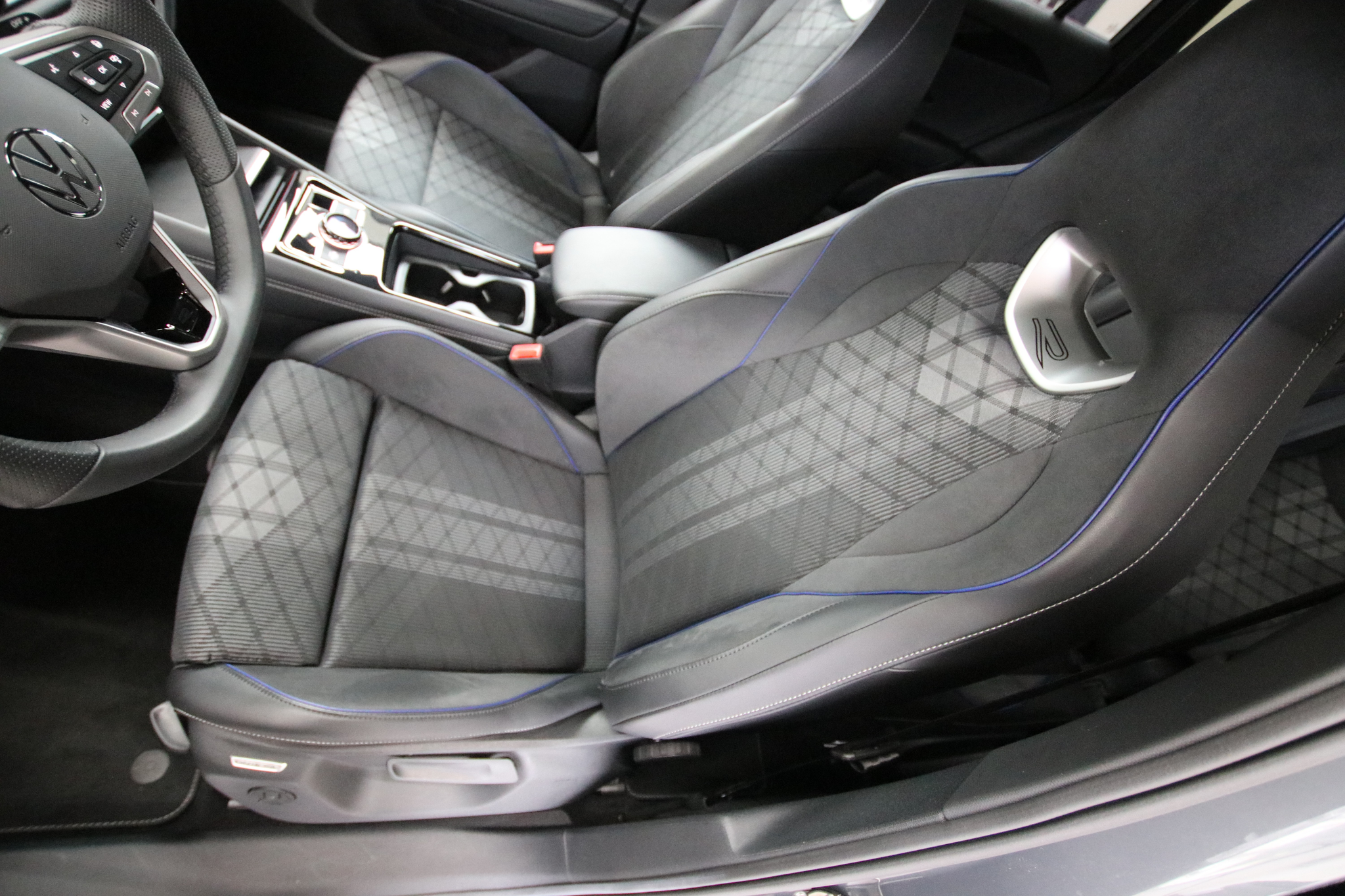 listing desktop thumbnail image 12