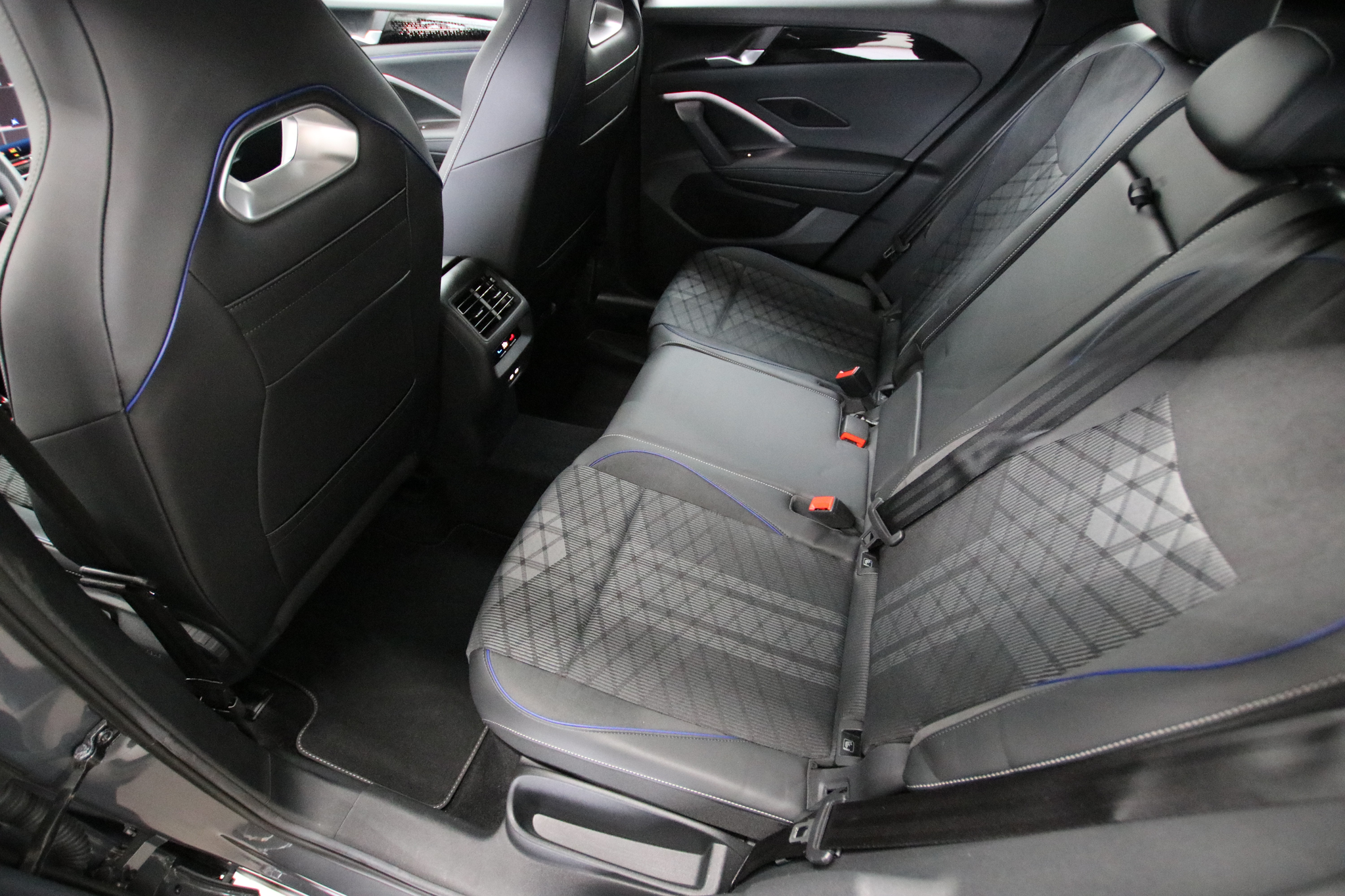 listing desktop thumbnail image 14