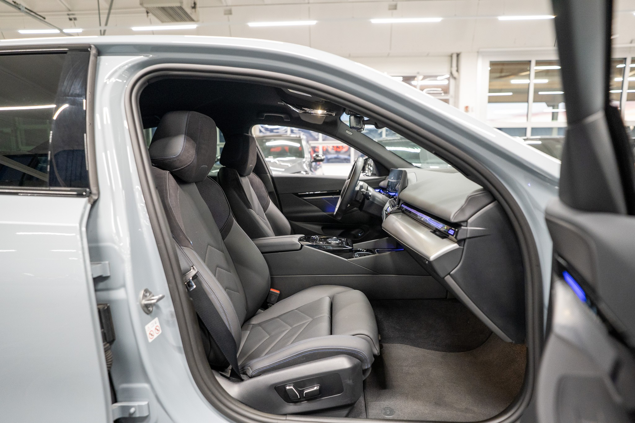 listing desktop thumbnail image 12