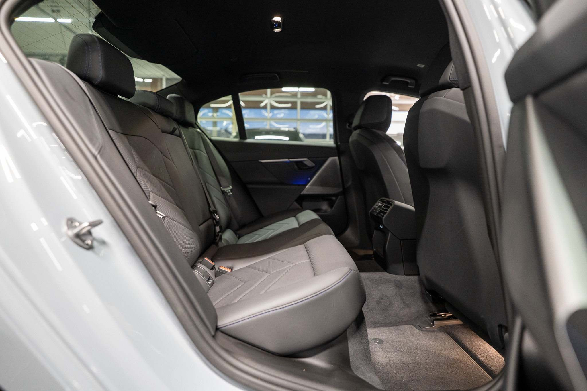 listing desktop thumbnail image 11