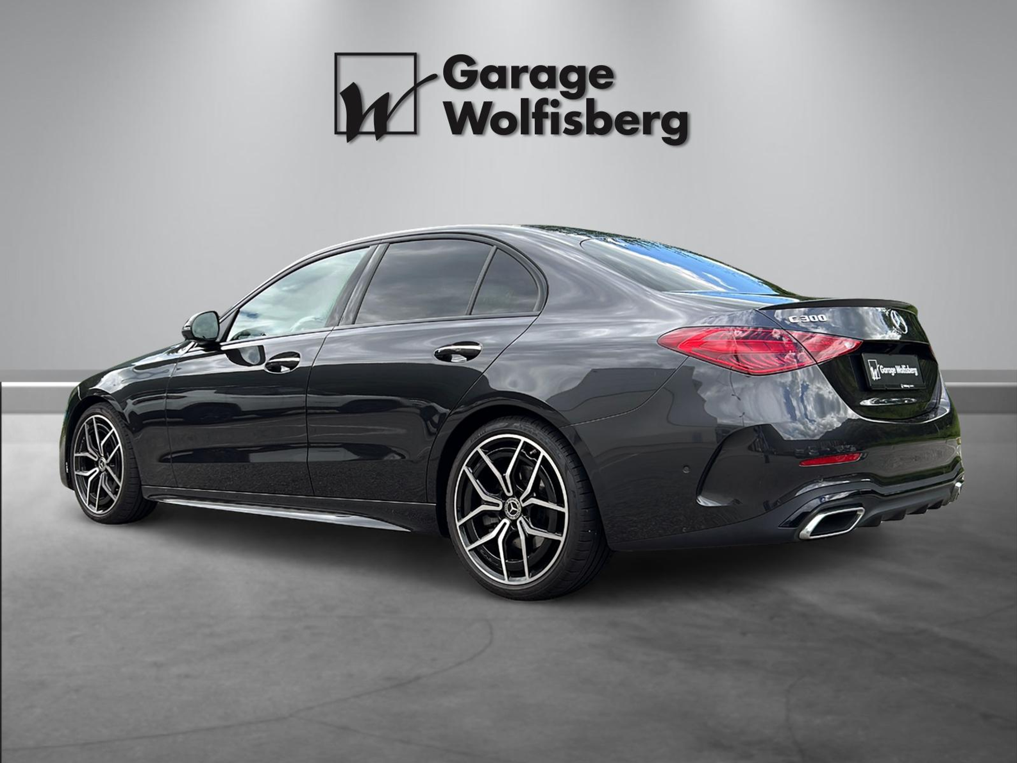 listing desktop thumbnail image 3