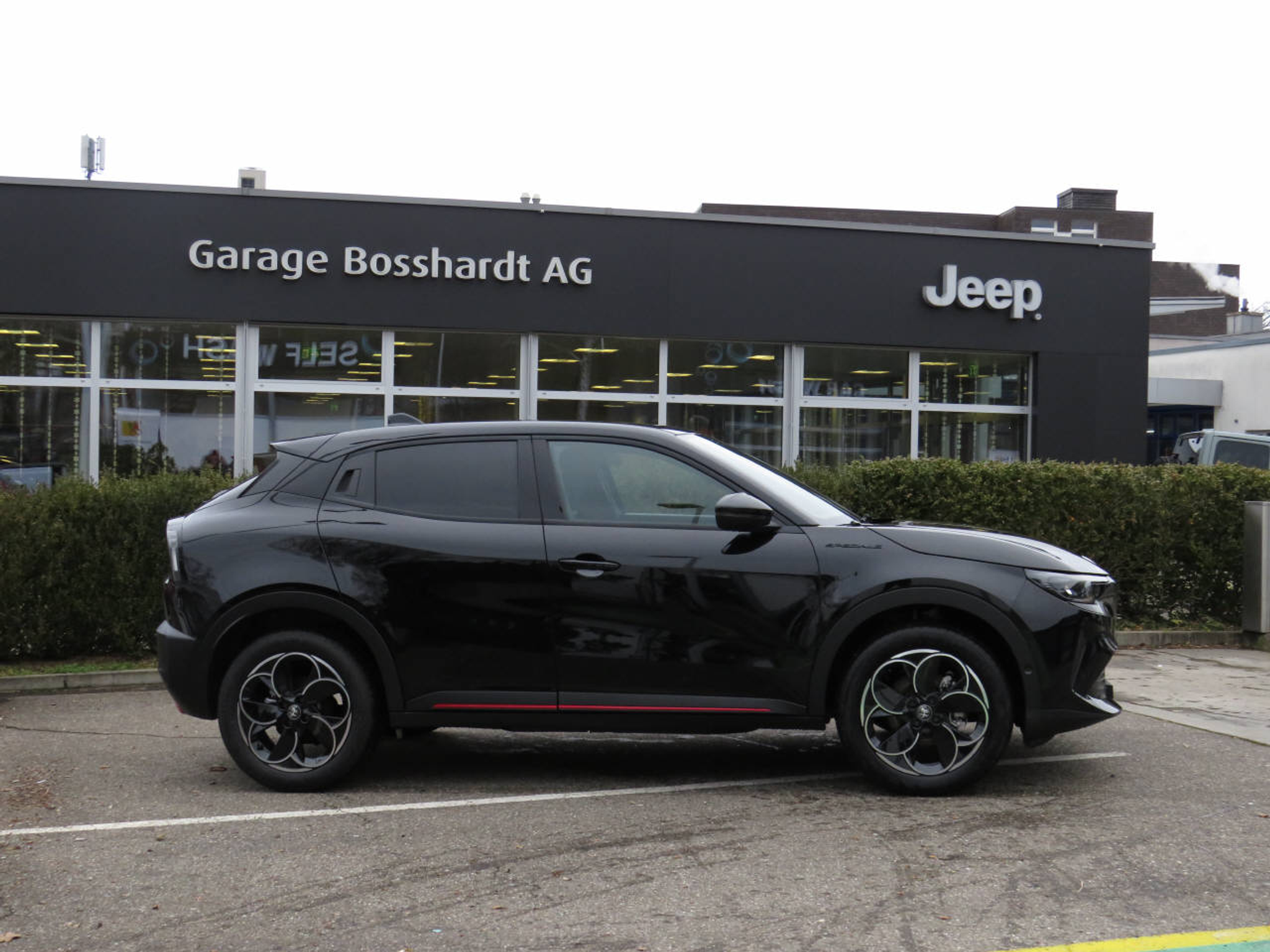 listing desktop thumbnail image 1