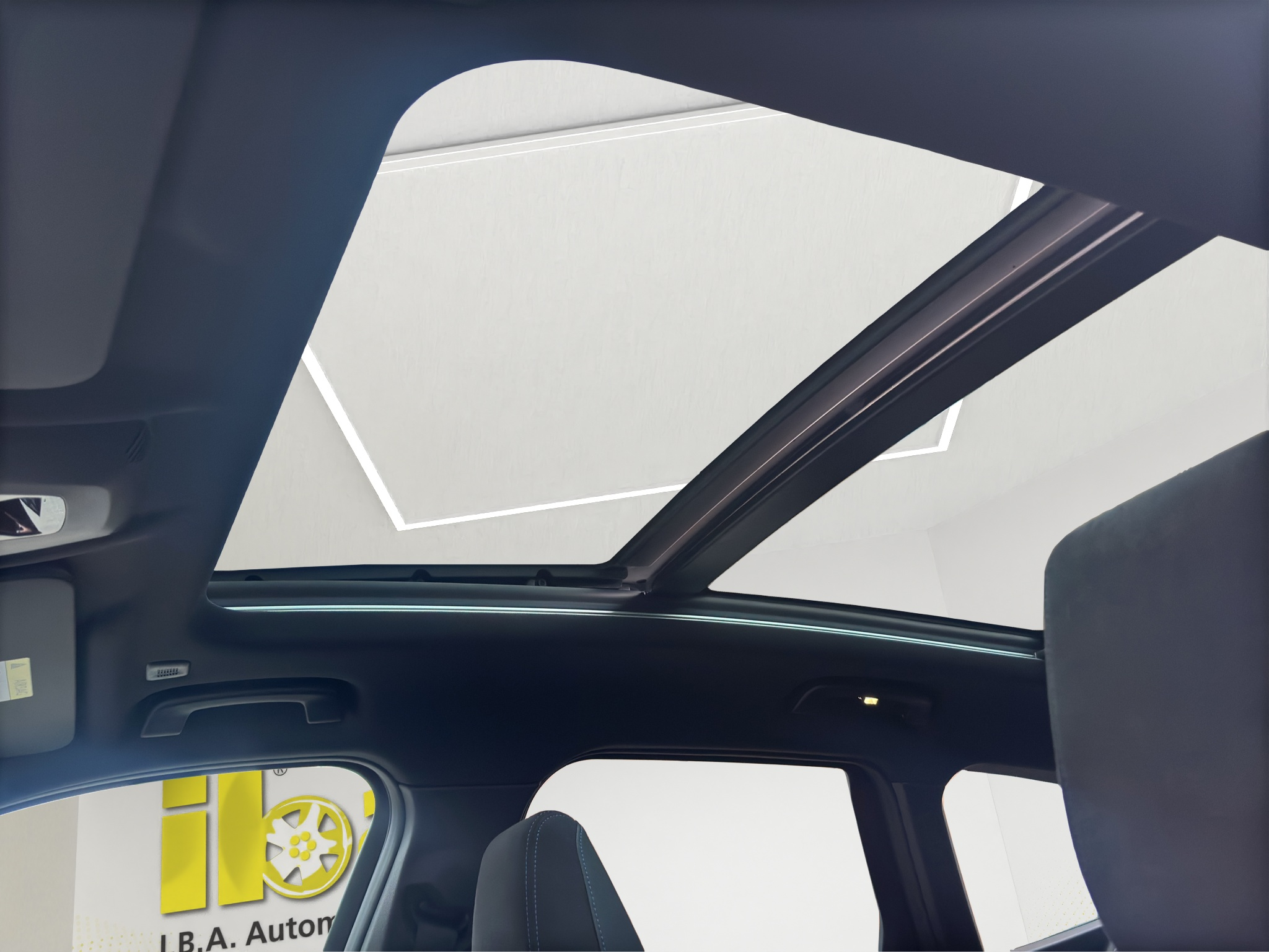 listing desktop thumbnail image 14