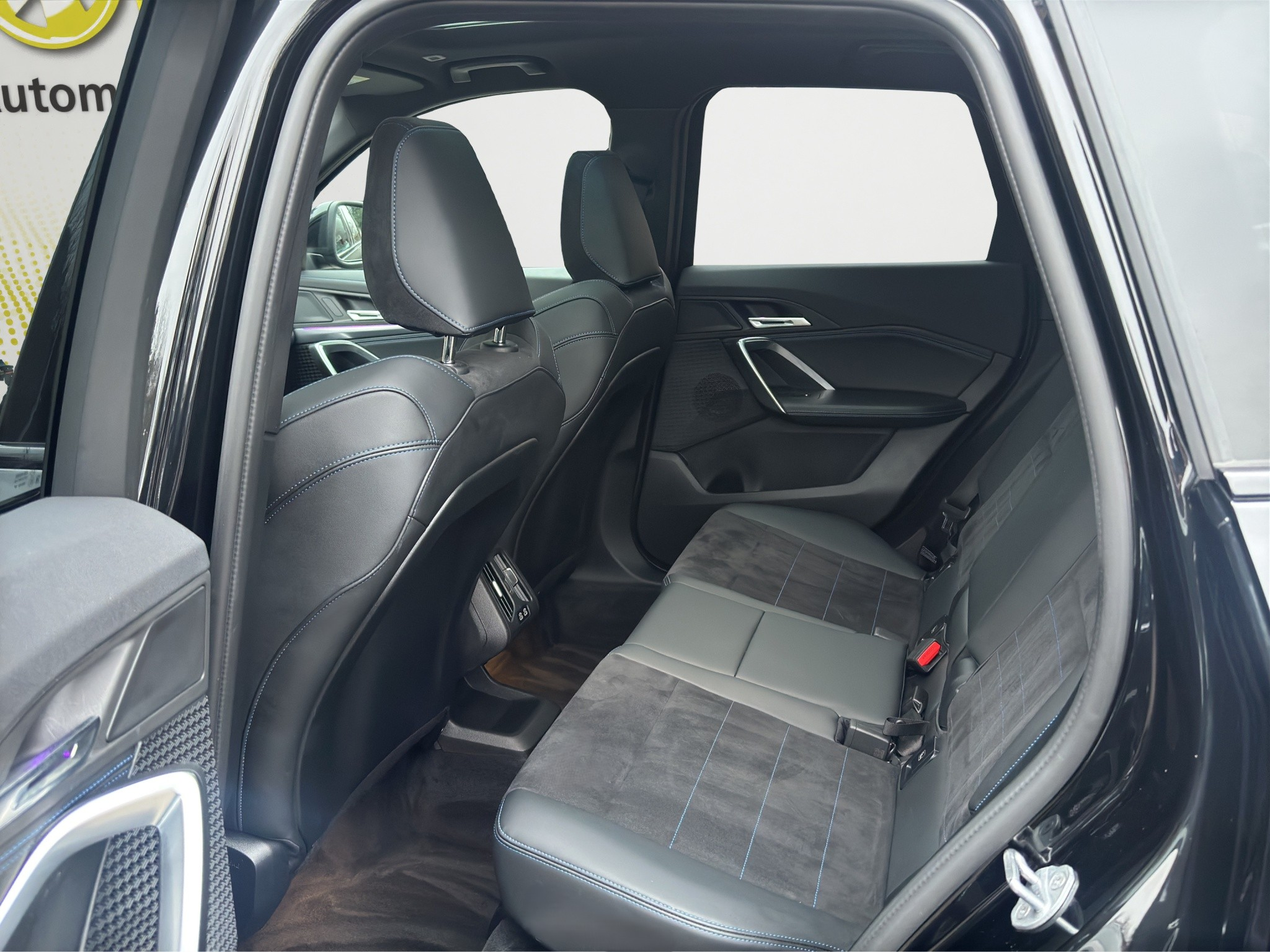 listing desktop thumbnail image 13