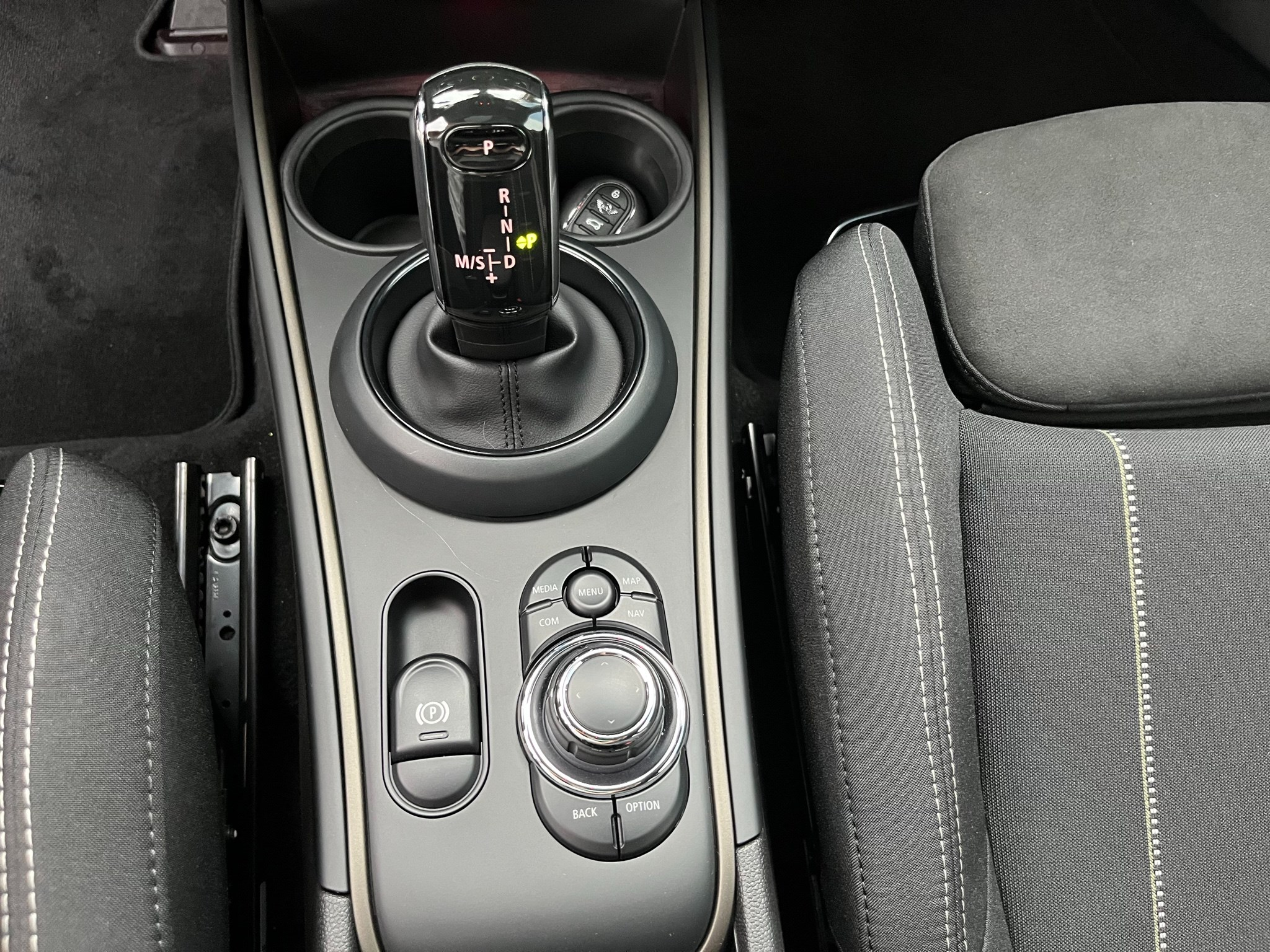 listing desktop thumbnail image 23