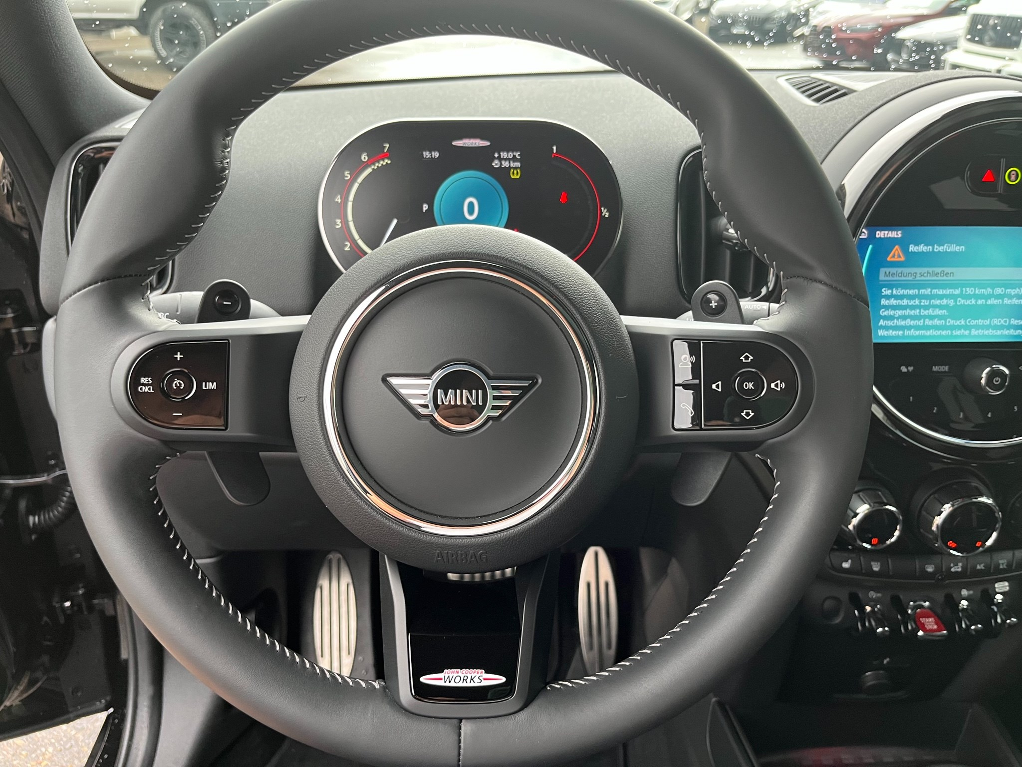 listing desktop thumbnail image 16