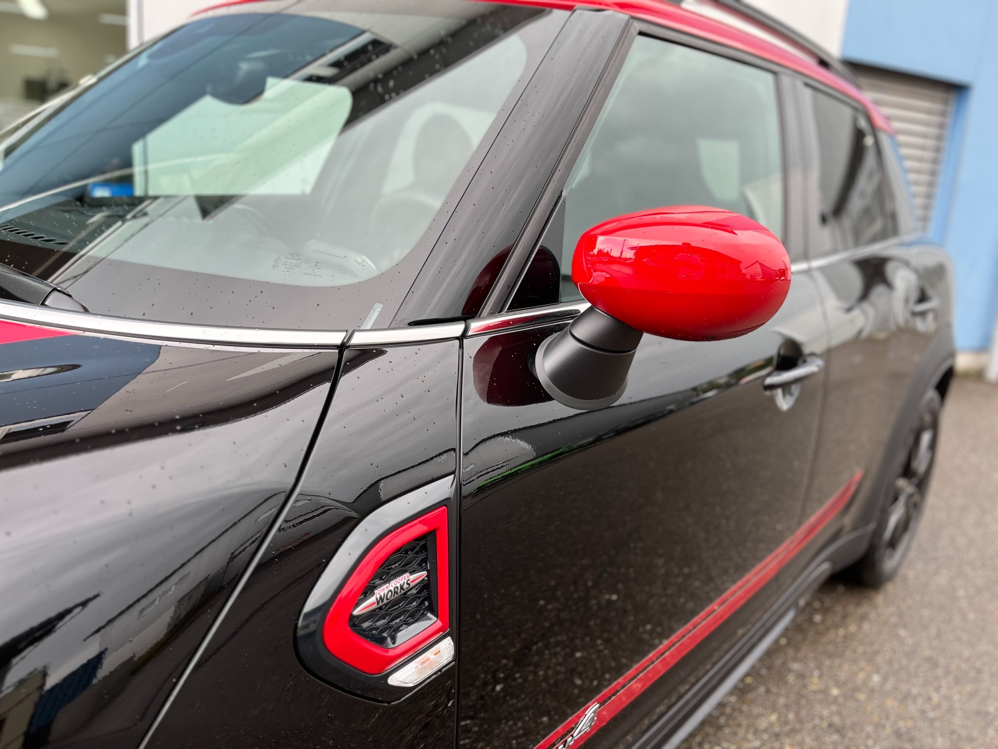 listing desktop thumbnail image 3