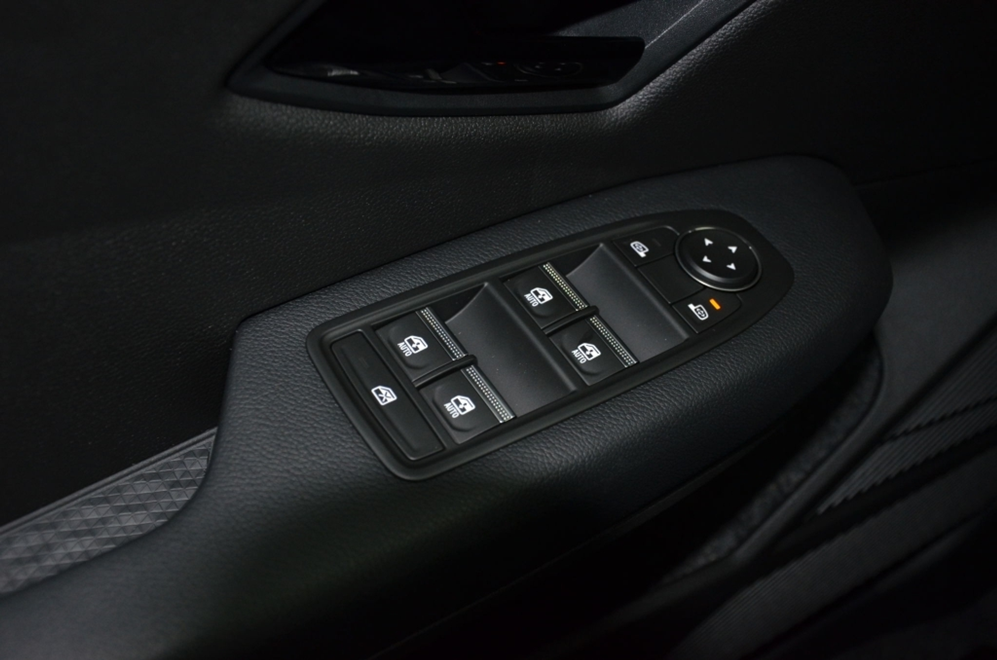 listing desktop thumbnail image 23