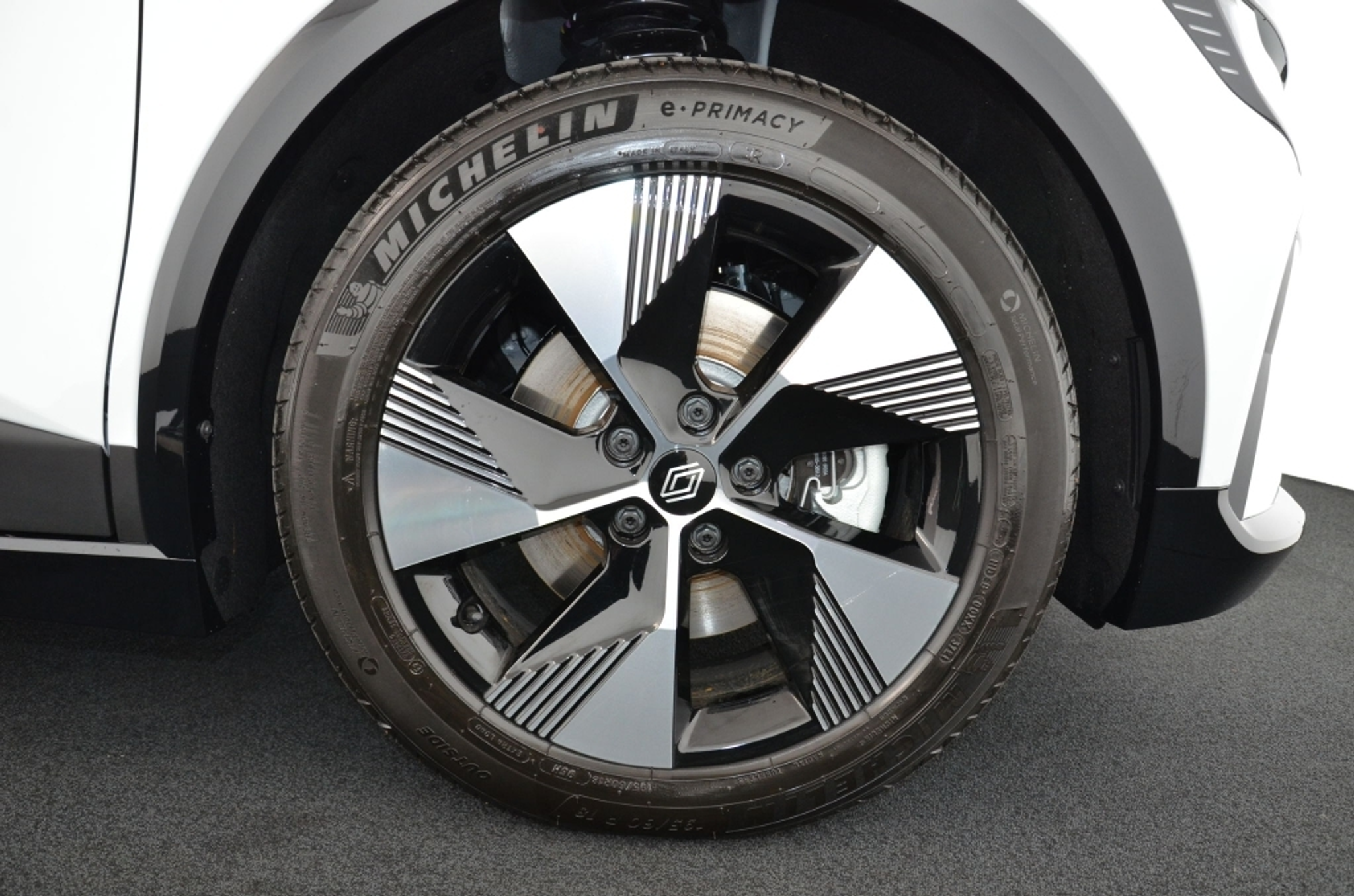 listing desktop thumbnail image 9