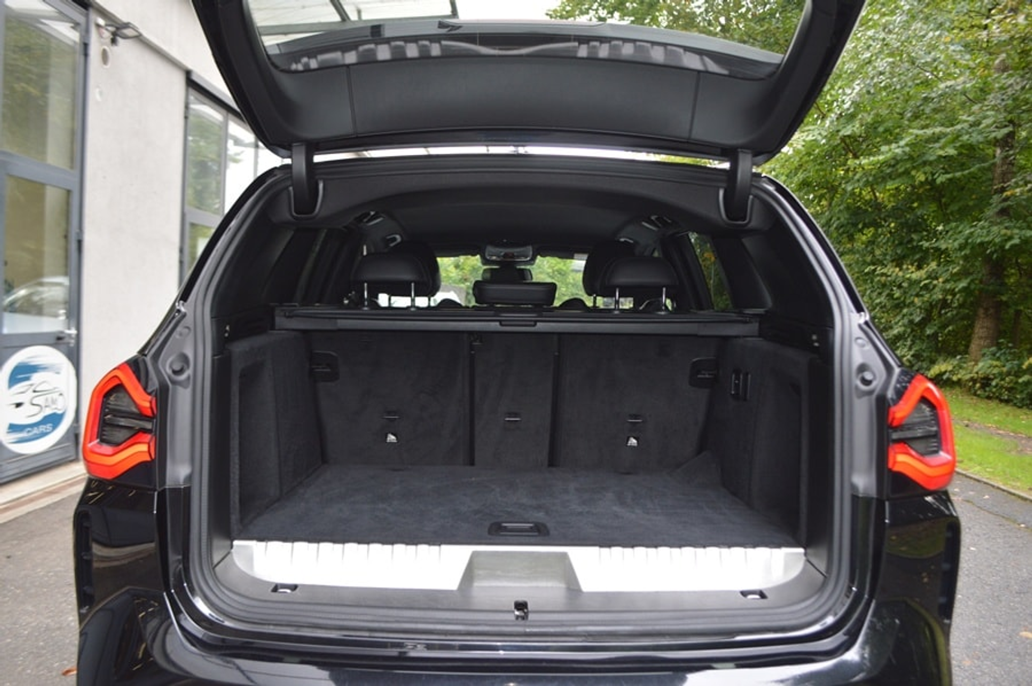 listing desktop thumbnail image 11