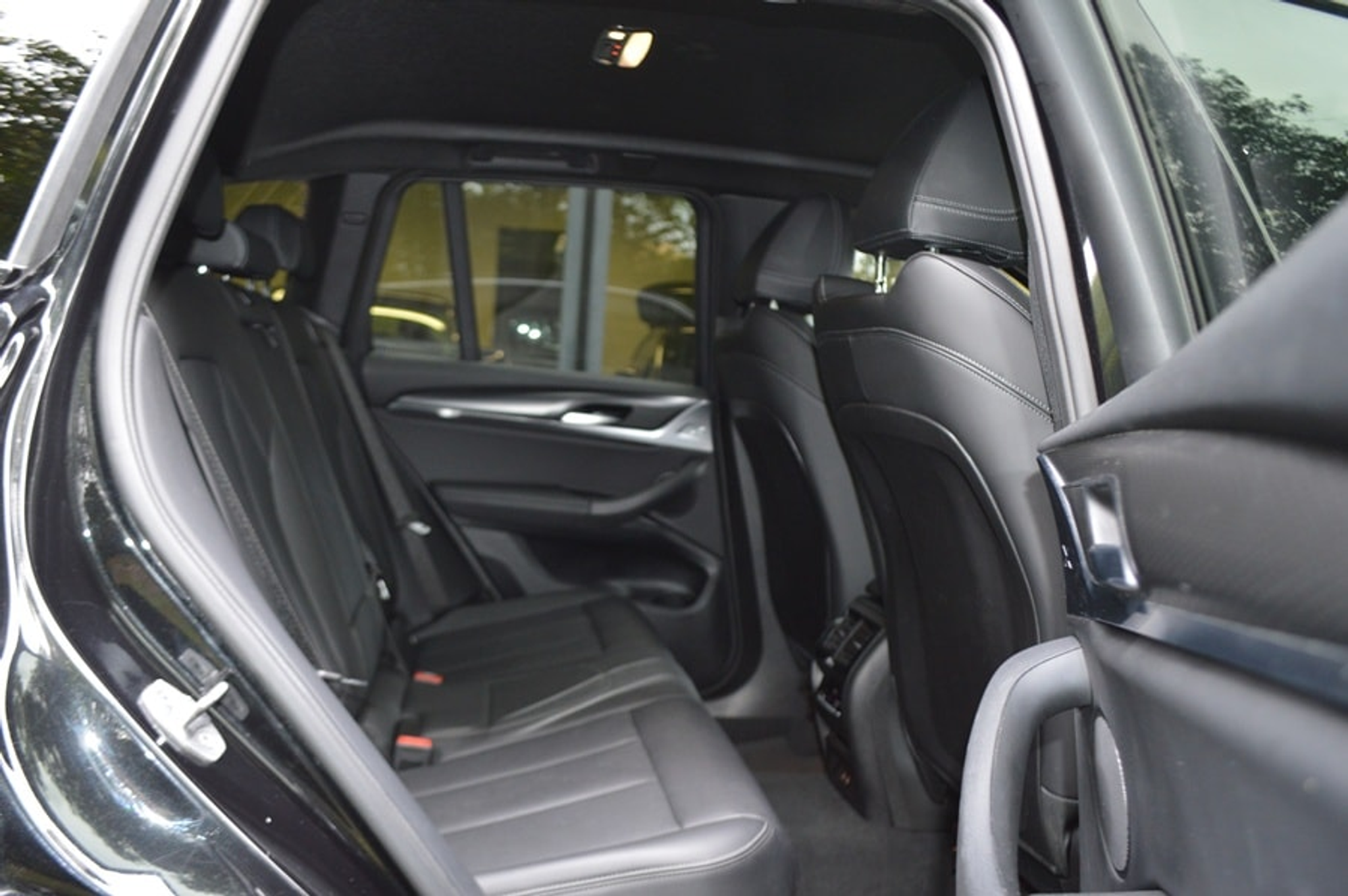 listing desktop thumbnail image 8