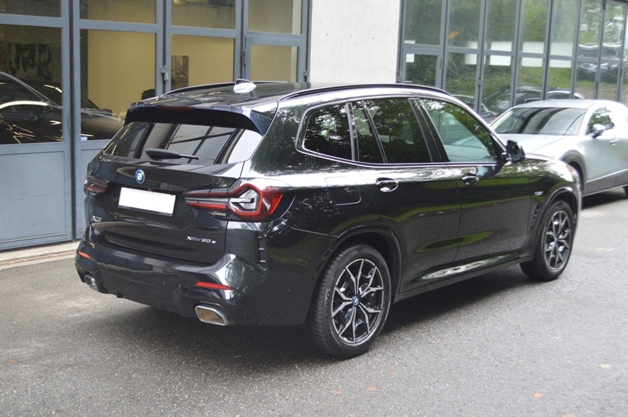 listing desktop thumbnail image 15