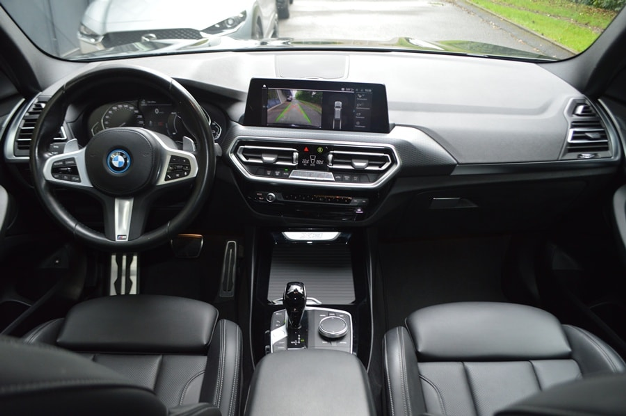 listing desktop thumbnail image 9