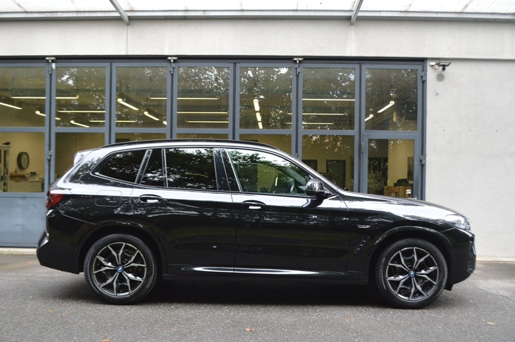 listing desktop thumbnail image 14