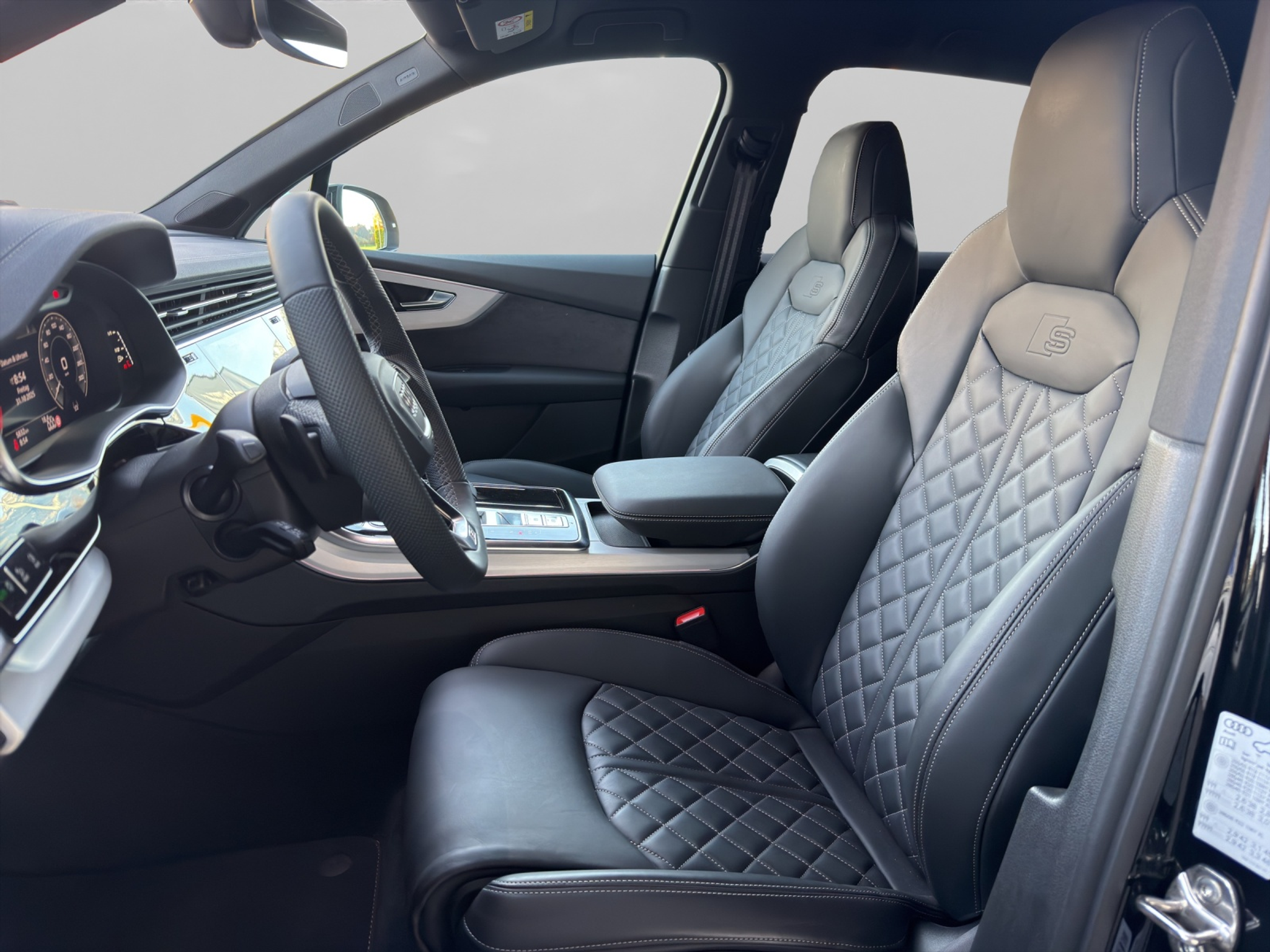 listing desktop thumbnail image 9