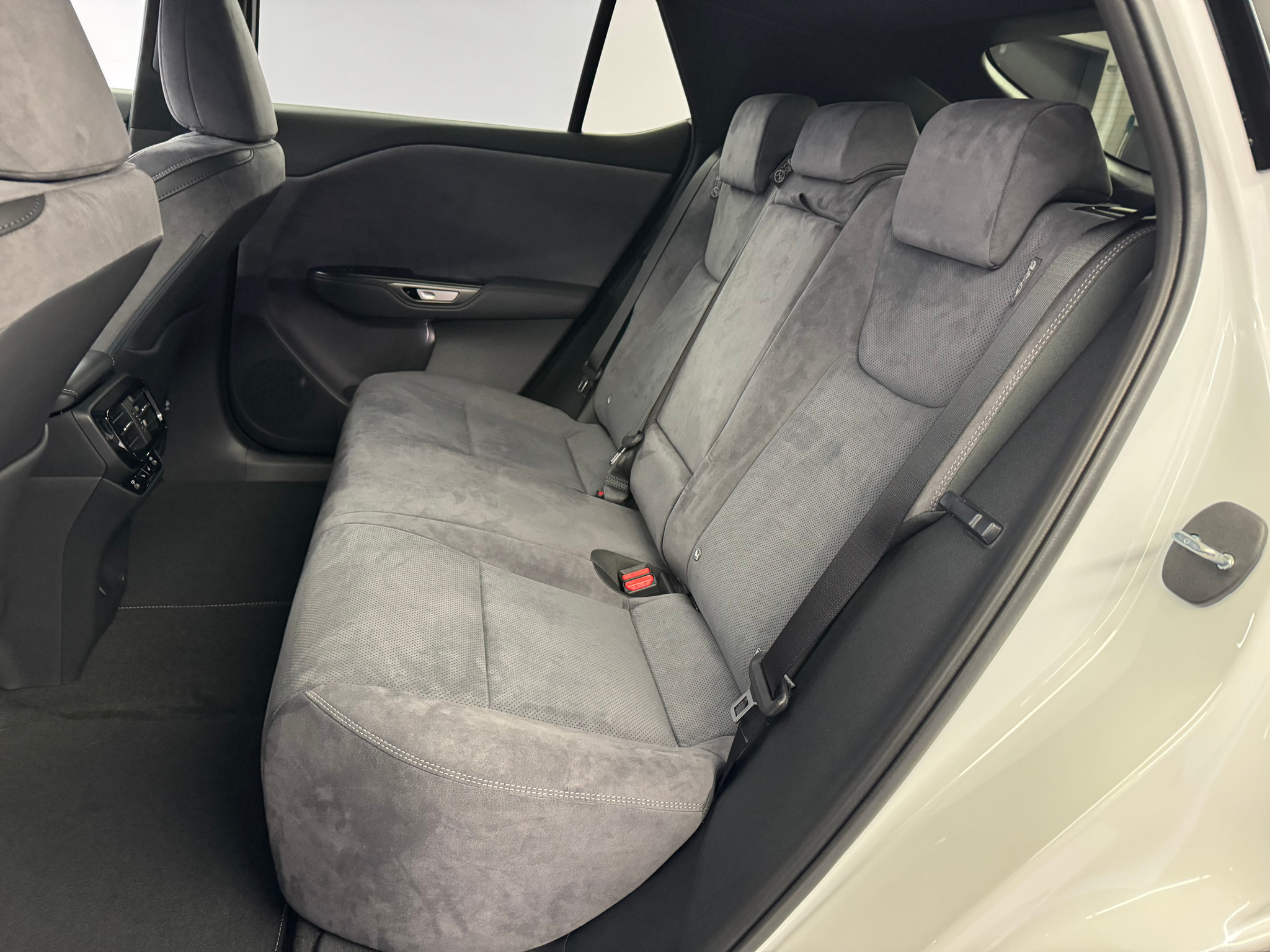 listing desktop thumbnail image 9