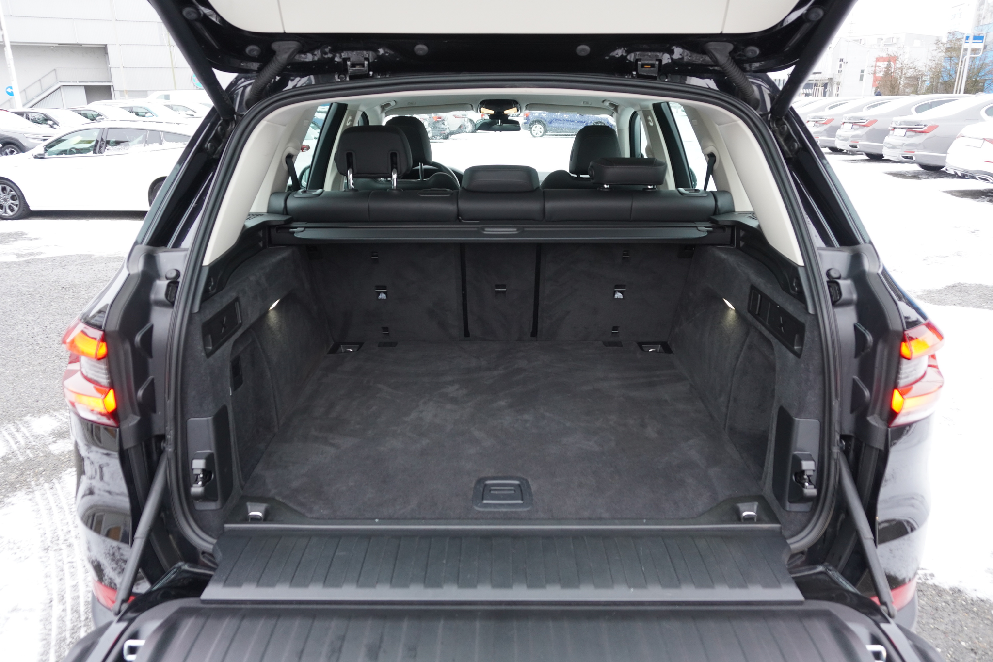 listing desktop thumbnail image 9