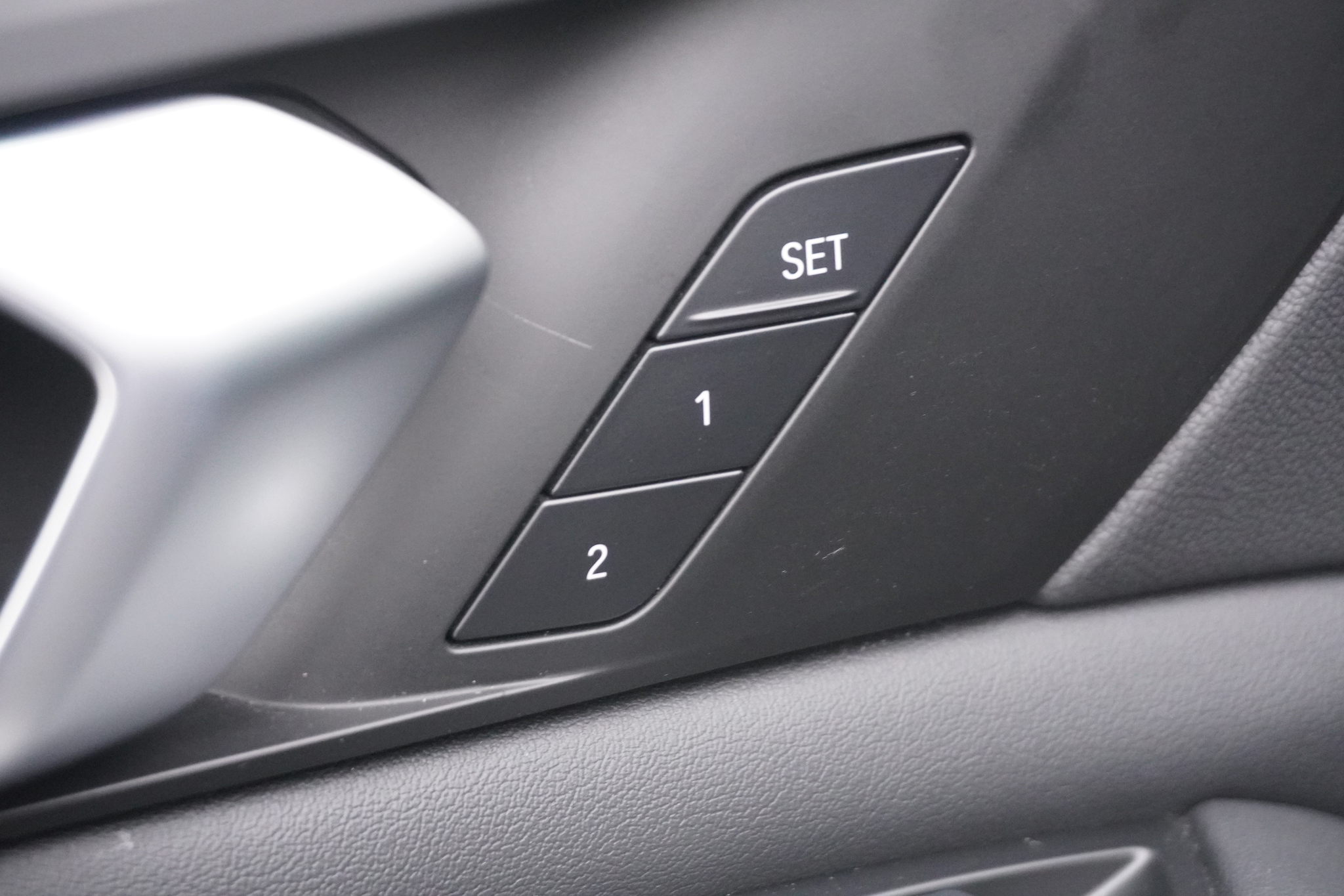 listing desktop thumbnail image 27