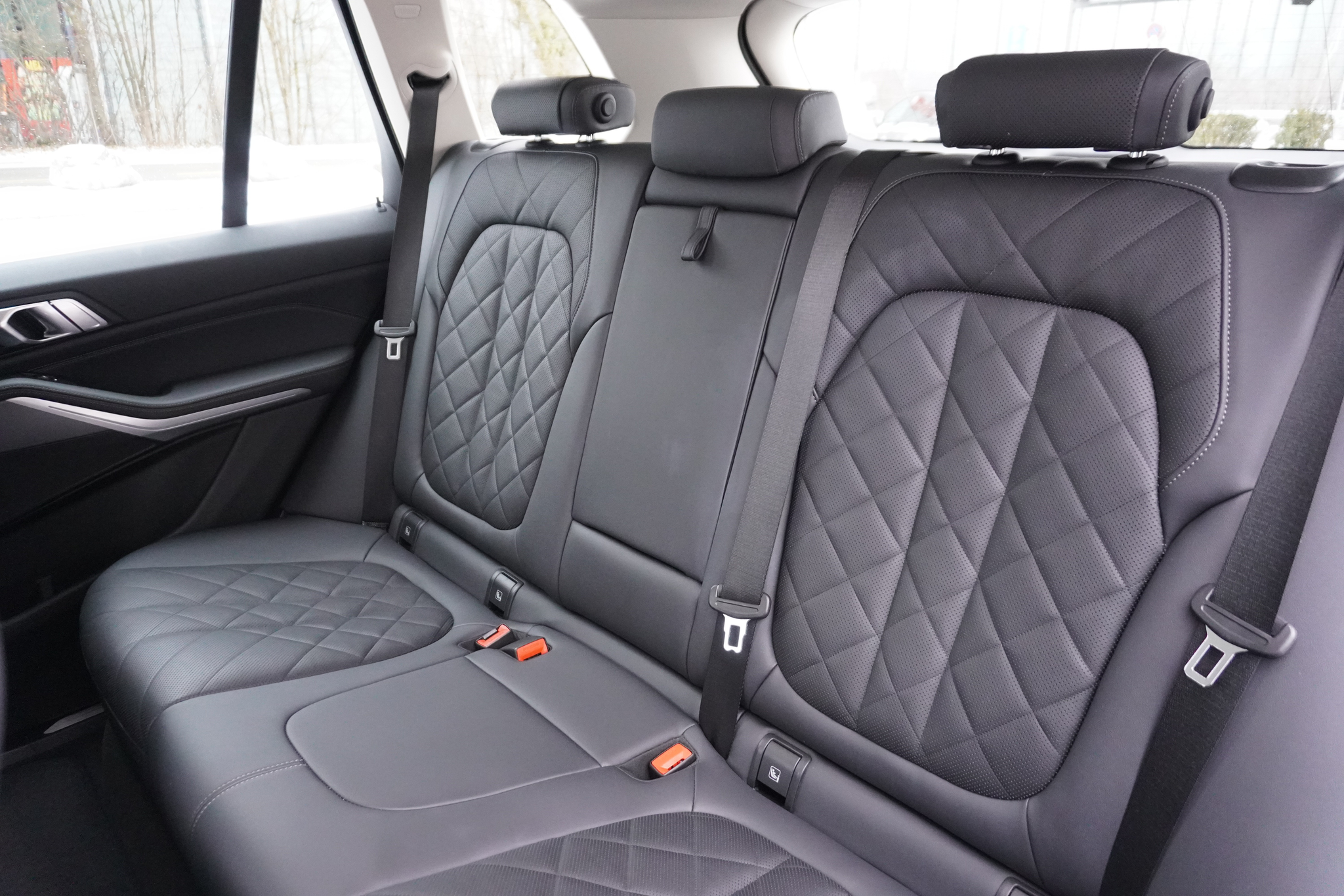 listing desktop thumbnail image 11